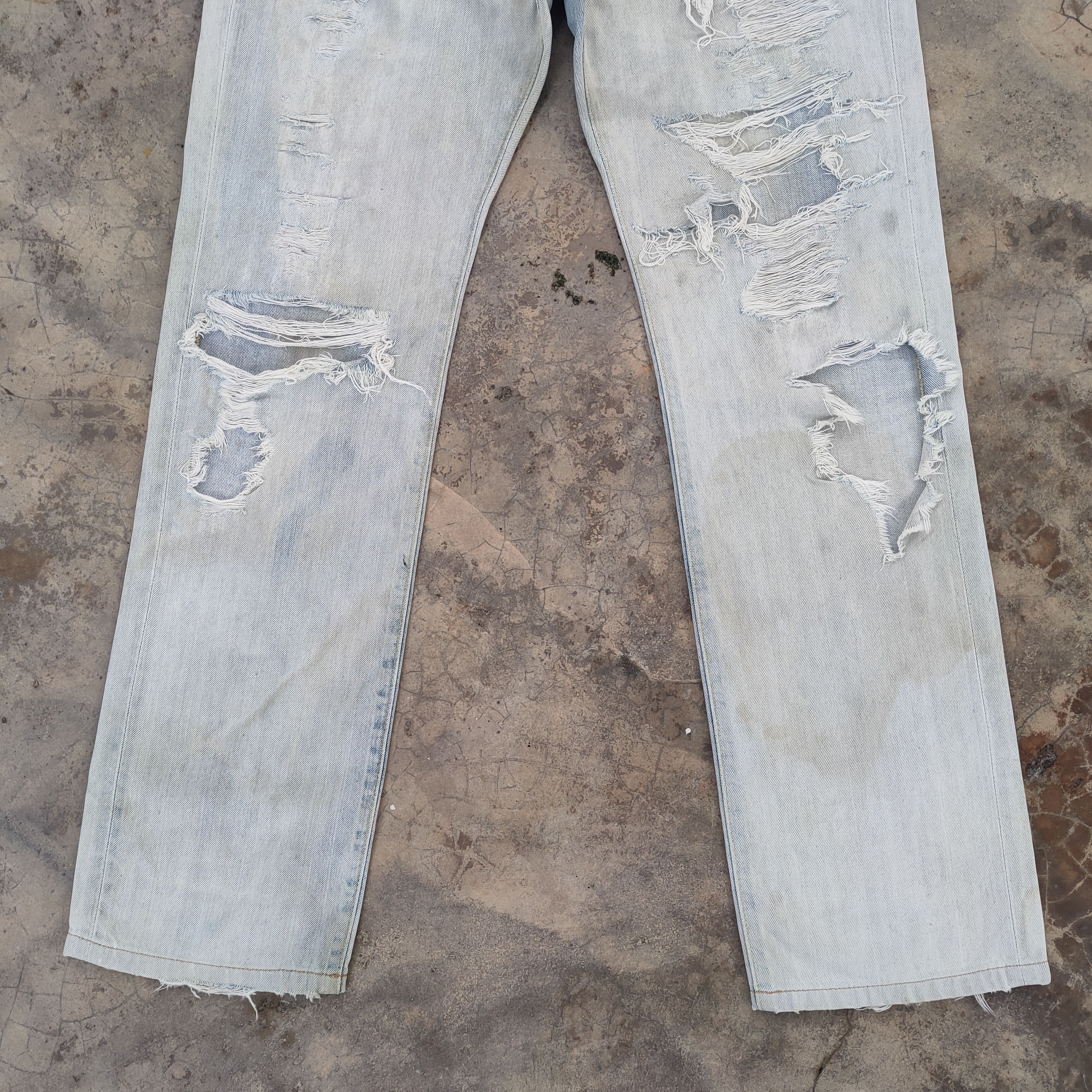 Japanese Brand Vintage japanese ripped faded MUD WASHED jeans denim pants Size US 34 / EU 50 - 3 Thumbnail