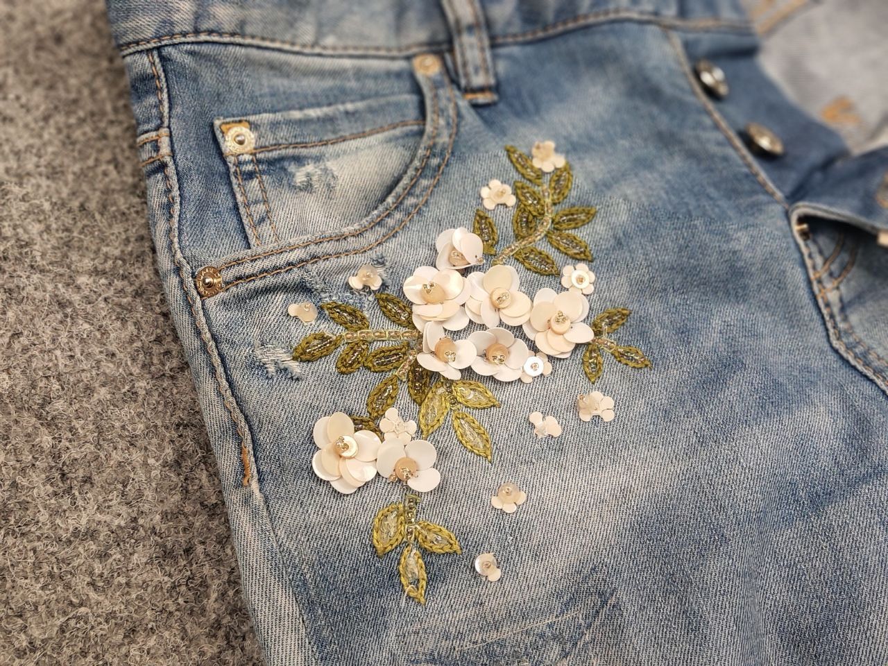 Dsquared2 Vintage Dsquared2 distressed embroidered Straight W Jeans Size 36" / US 14 / IT 50 - 13 Thumbnail