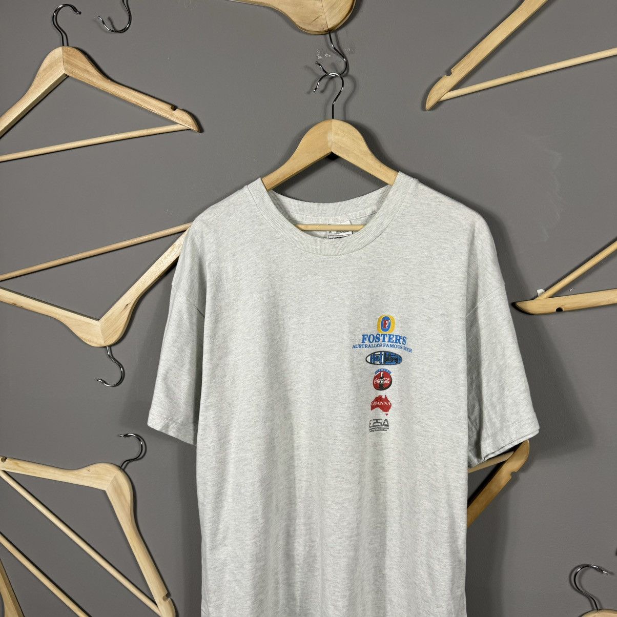 Vintage Vintage 1998 Europe Surf Championship Fosters Goanna T-shirt Size US XL / EU 56 / 4 - 5 Thumbnail