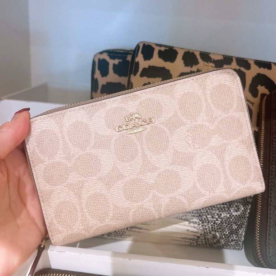 Coach Medium Id Zip Wallet In Signature Canvas CW781 Size ONE SIZE - 2 Thumbnail