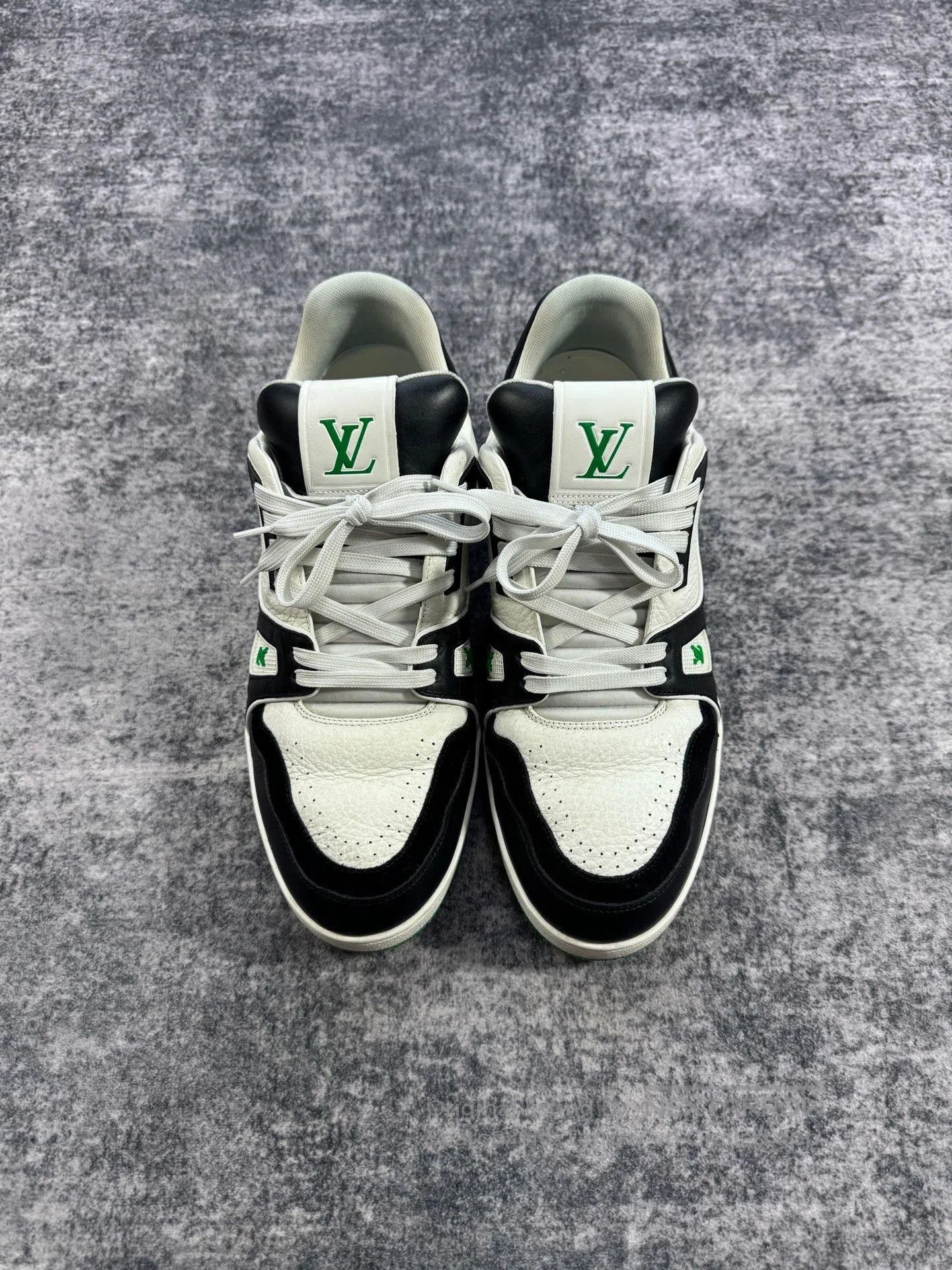 Louis Vuitton Louis Vuitton Black Green Trainer Sneakers. Size US 9 / EU 42 - 2 Thumbnail
