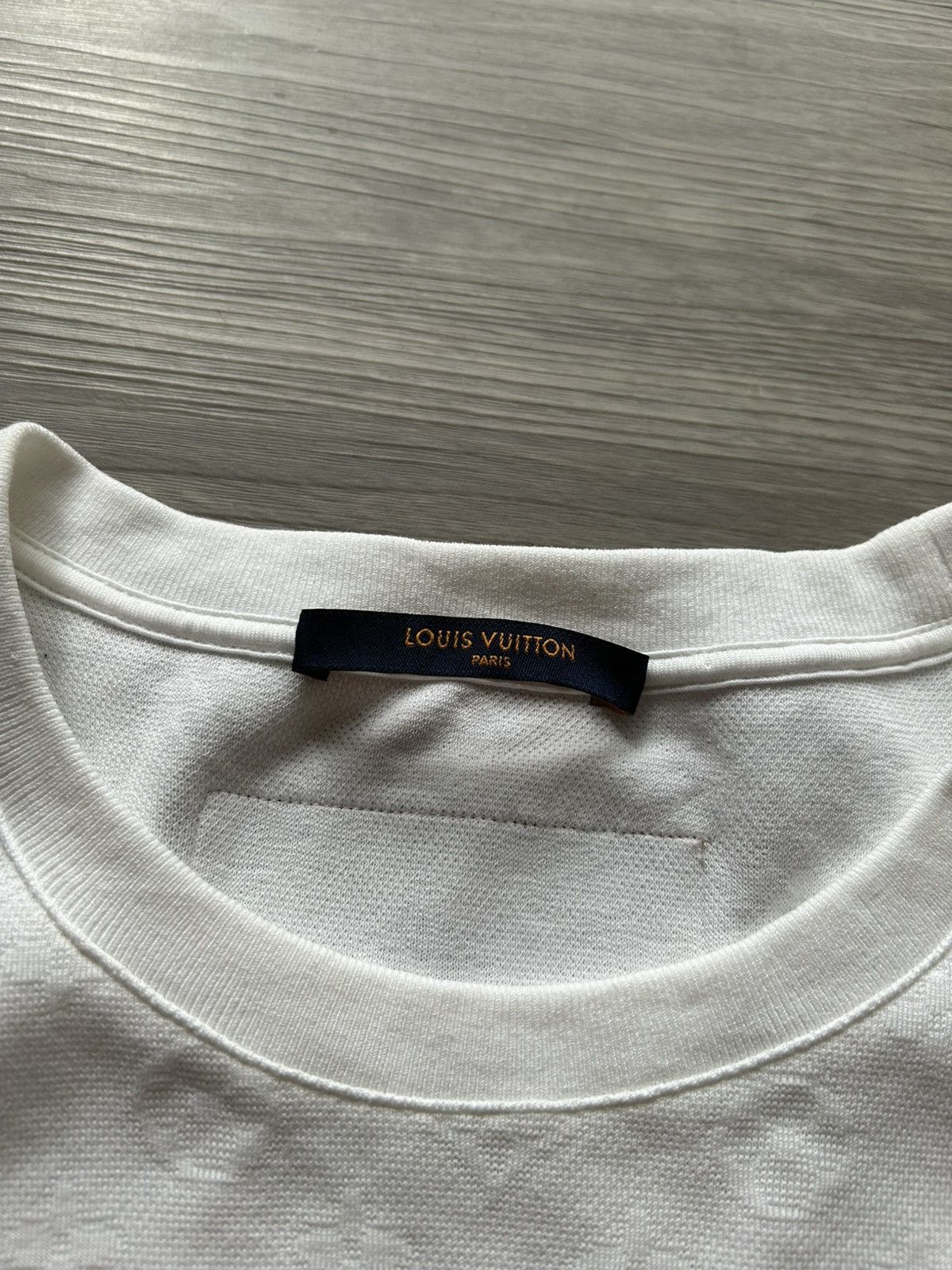 Louis Vuitton Louis Vuitton All Over Monogram Fish T-Shirt Size Medium Size US M / EU 48-50 / 2 - 11 Thumbnail