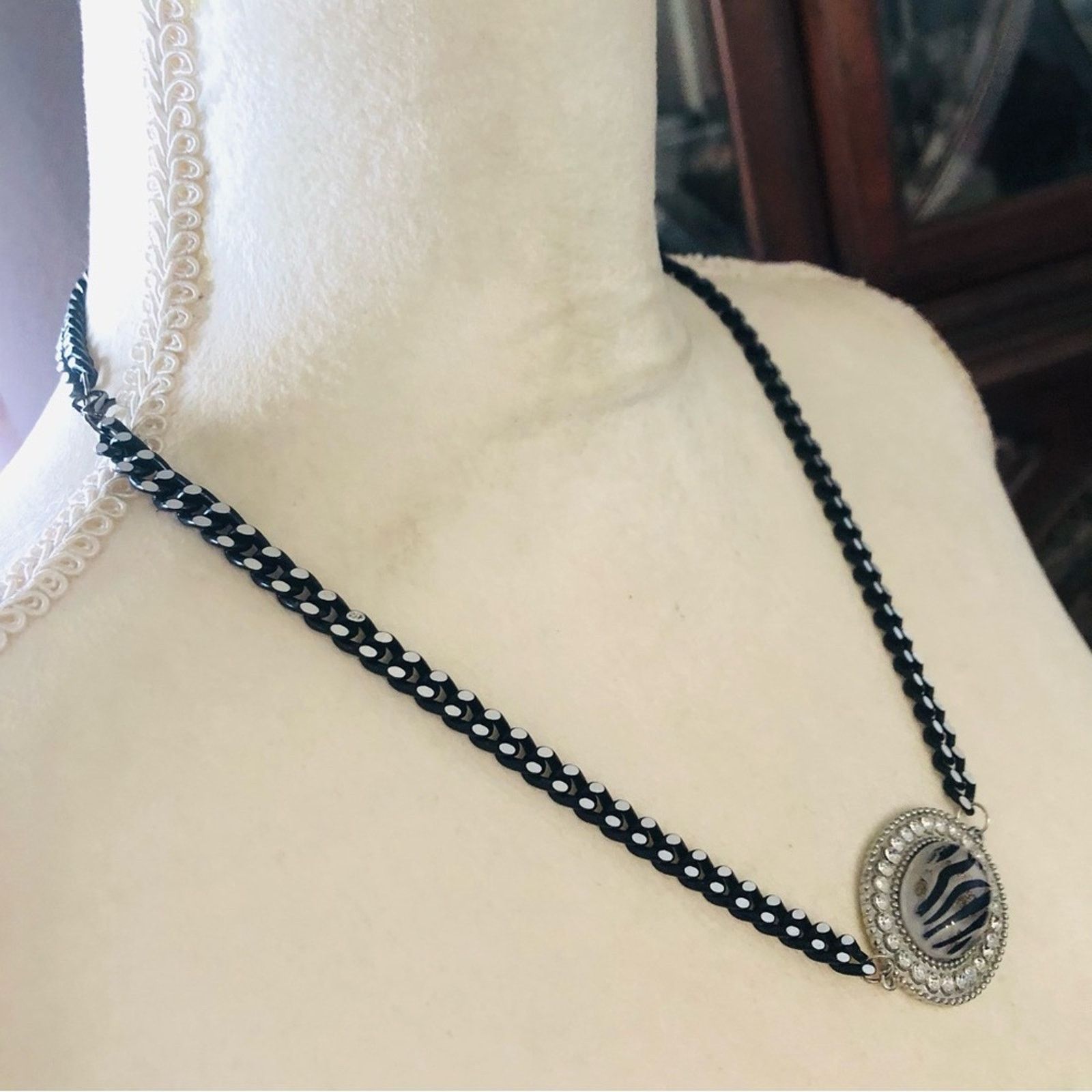 Handmade Hand crafted repurpose animal print cabochon necklace Size ONE SIZE - 4 Thumbnail