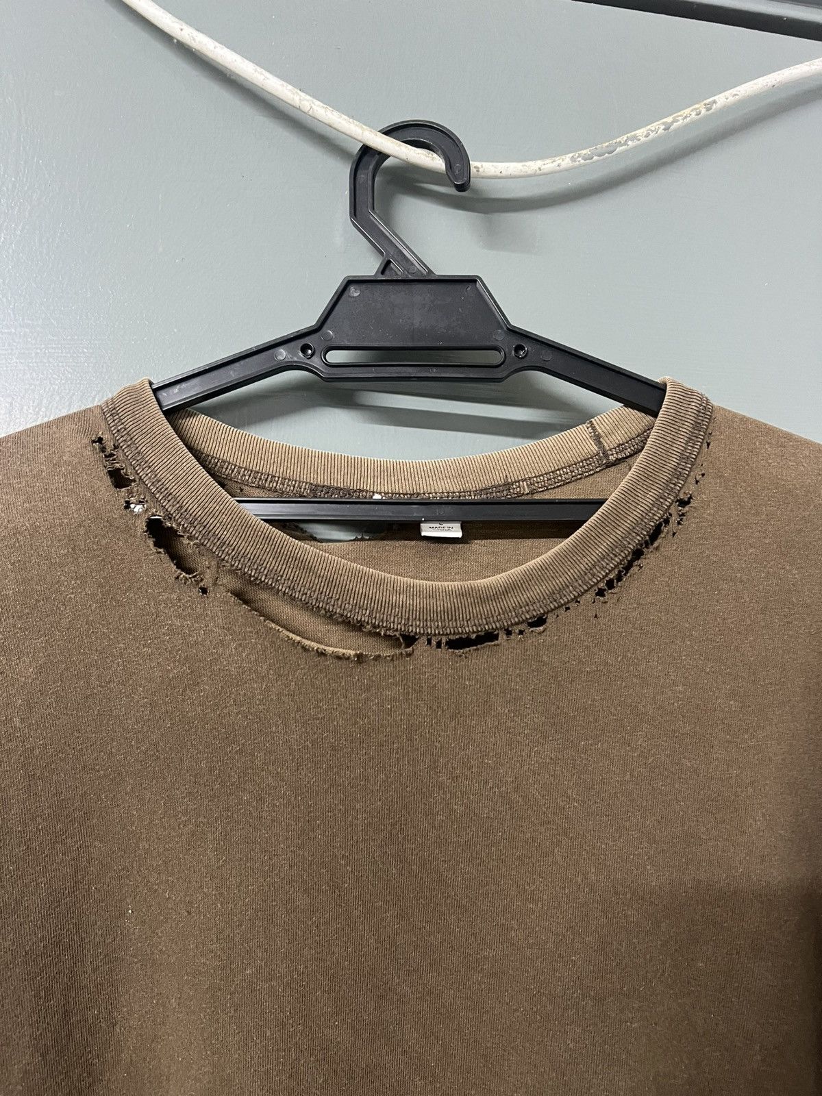 Uniqlo THRASHED SUN FADED UNQLO ERD GRUNGE Size US L / EU 52-54 / 3 - 4 Thumbnail