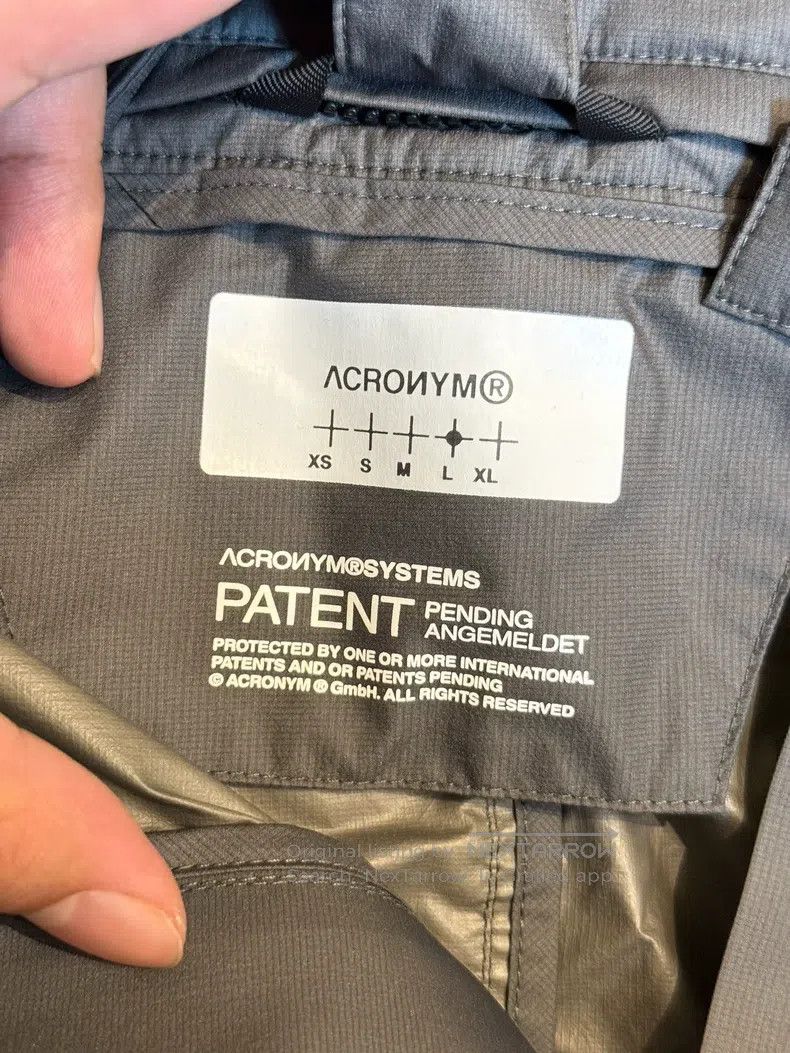 Acronym Acronym Charge coat Size US L / EU 52-54 / 3 - 3 Thumbnail