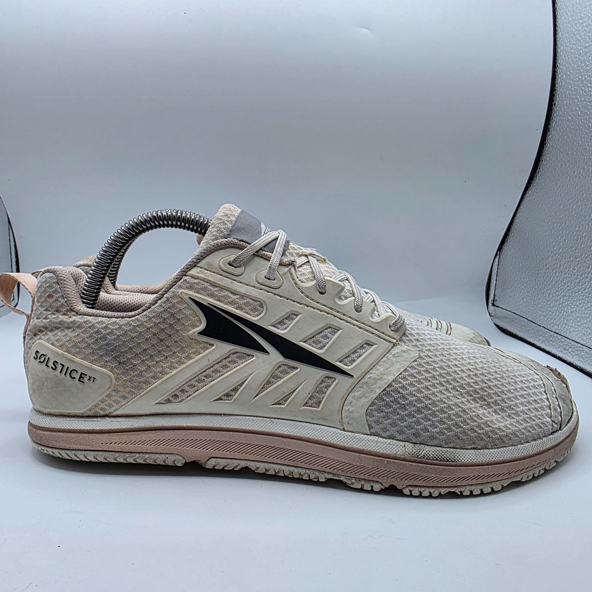 Altra Altra Solstice XT 2 Womens Size 9.5 White Pink Road Running Size US 9.5 / IT 39.5 - 11 Thumbnail