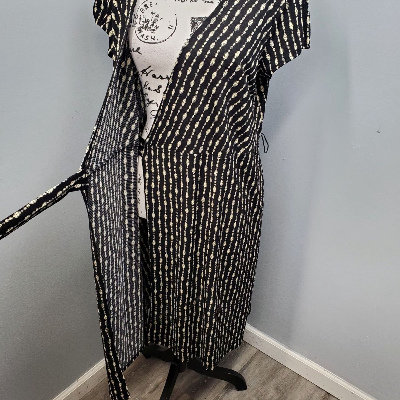 Alfani Alfani Wrap Dress Womens PM Black Tan Striped Short Sleeve Tie Waist Dress Mens? (Note: This line contains an incorrect placeholder.) Size 32" / US 10 / IT 46 - 6 Thumbnail