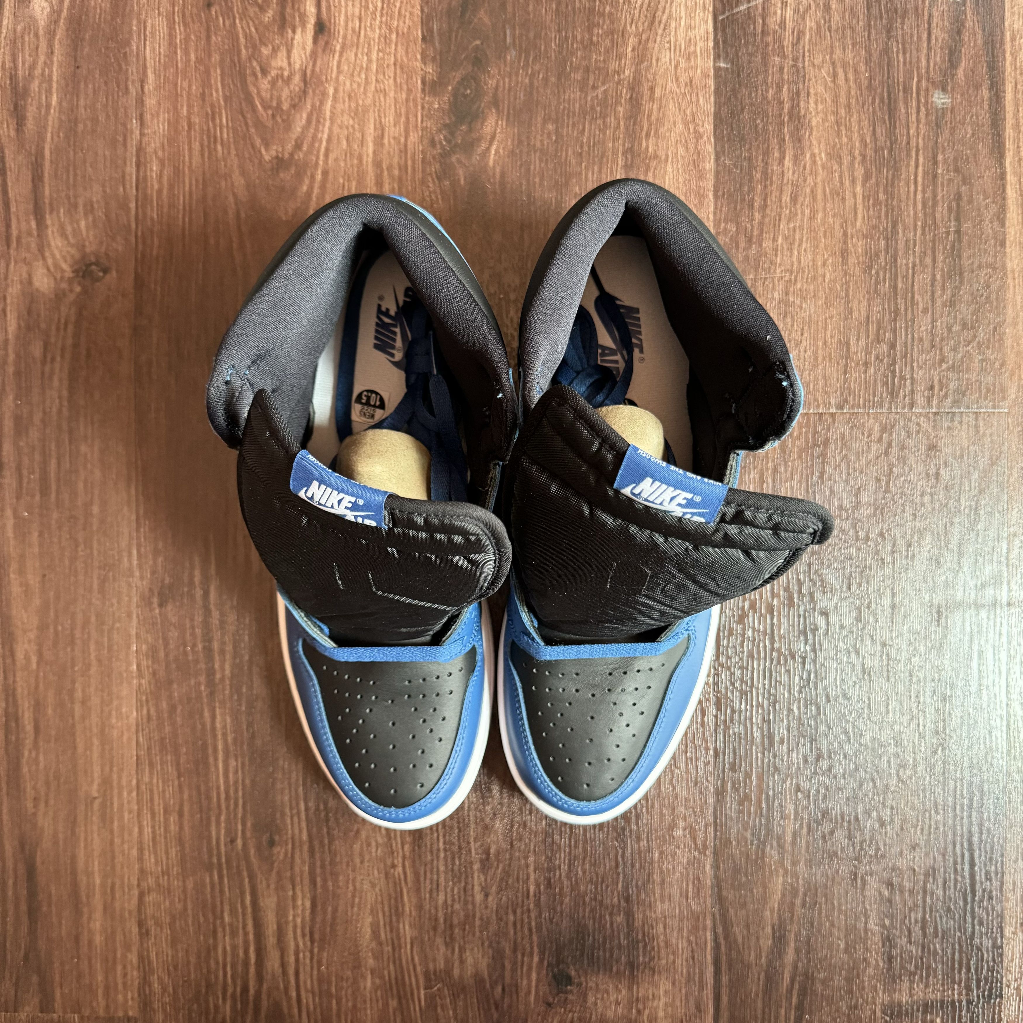Jordan Brand Air Jordan 1 Retro High OG Size US 10.5 / EU 43-44 - 2 Thumbnail