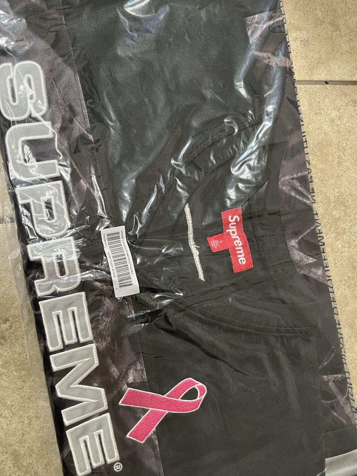 Supreme Supreme Breast Cancer Awareness Football Jersey Size US L / EU 52-54 / 3 - 4 Thumbnail