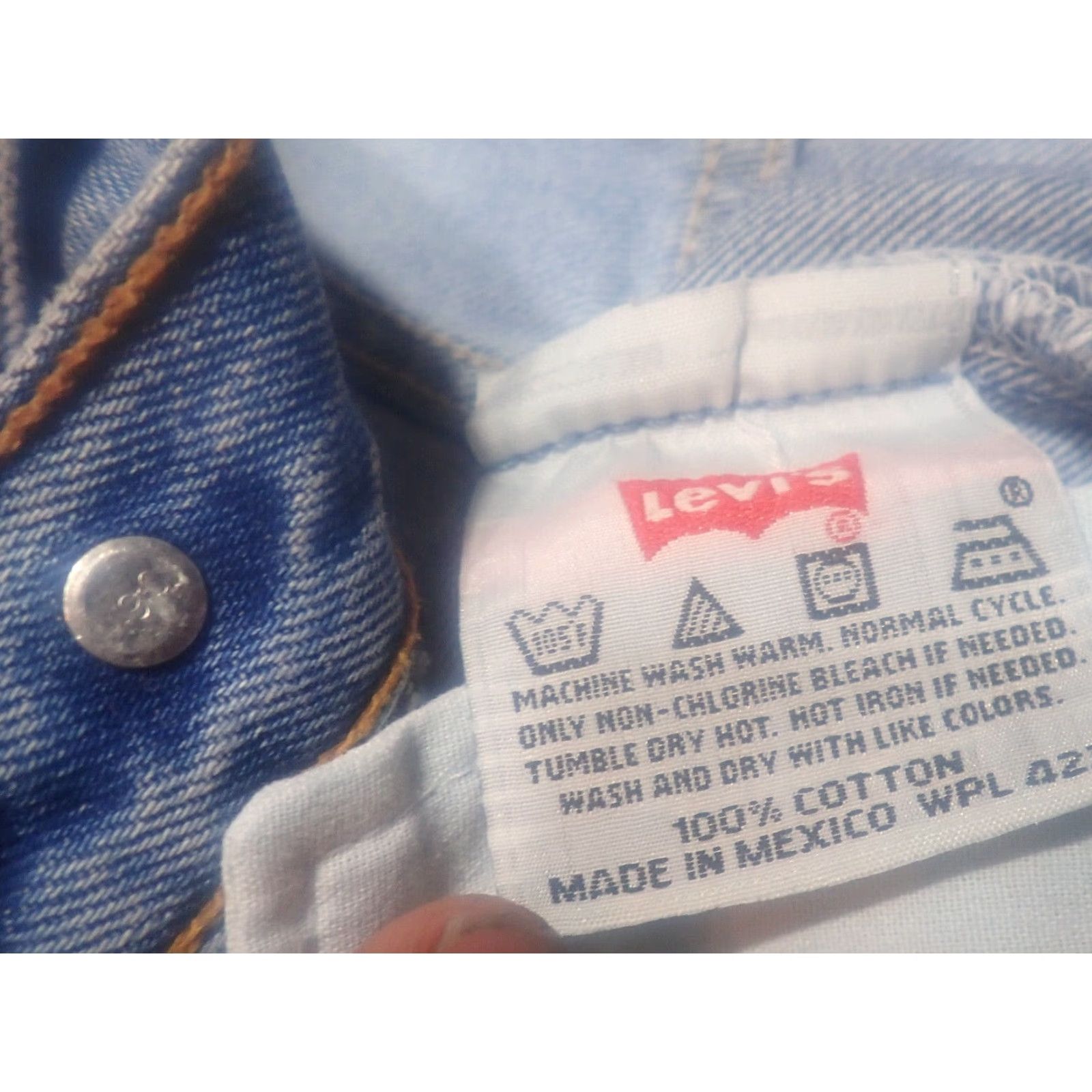 Denime VINTAGE Levi's Womens 501 Cutoff Shorts Denim 32" Waist 90s Vintage Distressed High Rise American Style Mens Women’s Size 24" / US 00 / IT 34 - 4 Thumbnail