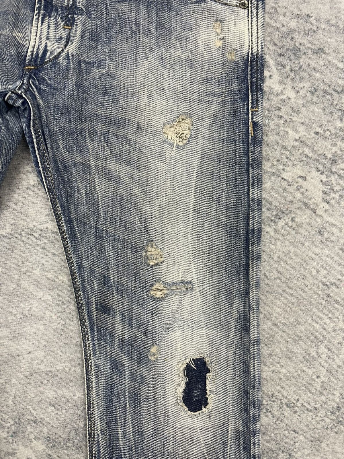 Diesel Diesel Krooley 0813Z Regular Slim-Carrot Distressed Jeans Size US 30 / EU 46 - 3 Thumbnail