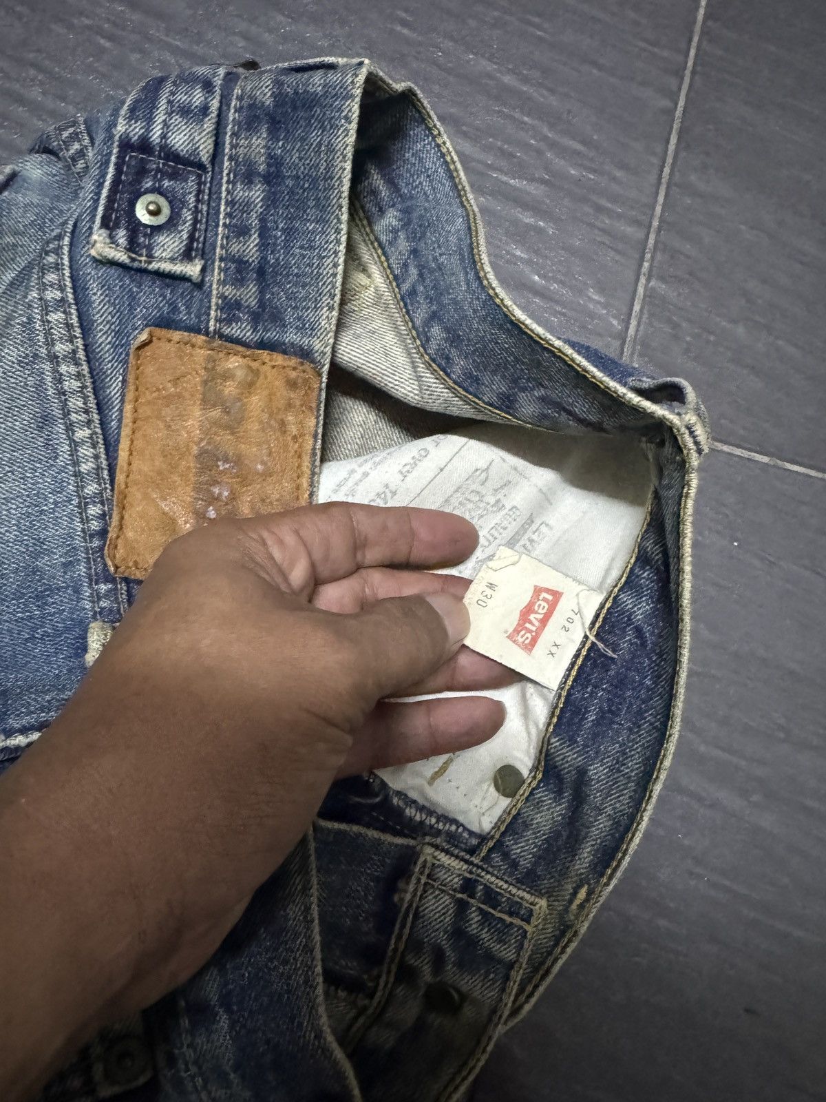 Levi's VINTAGE LEVIS 702 BIG E JEANS Size US 30 / EU 46 - 4 Thumbnail