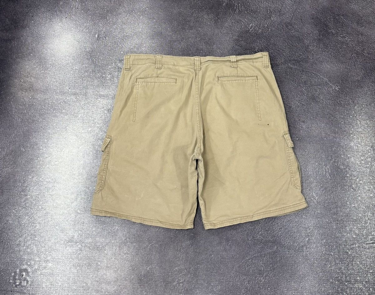 Vintage Vintage Wrangler Y2K Utility Hype USA Baggy Cargo Shorts Size US 40 / EU 56 - 2 Thumbnail