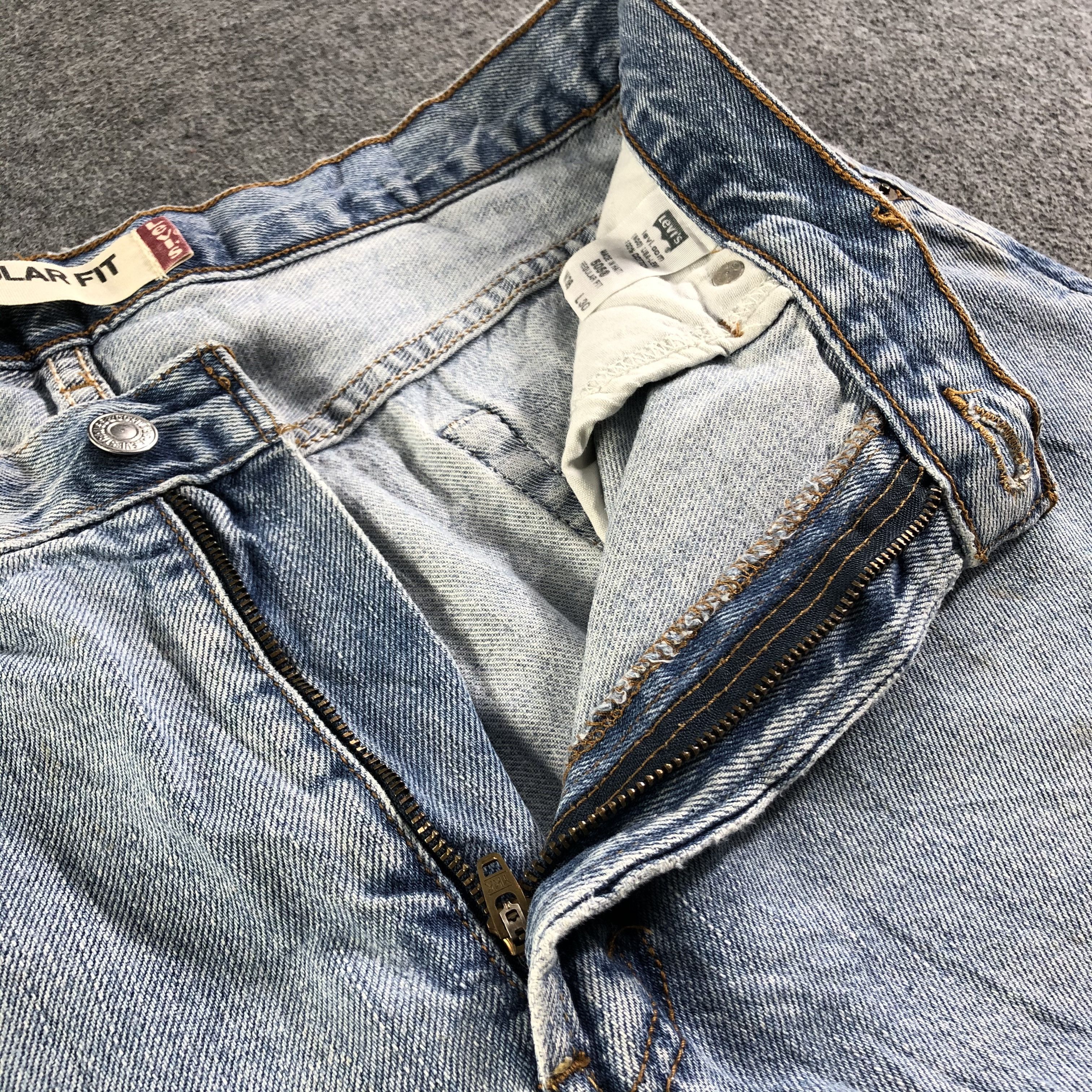 Levi's Vintage Blue Wash Levis 505 Jeans-J3075 Size US 35 - 7 Thumbnail