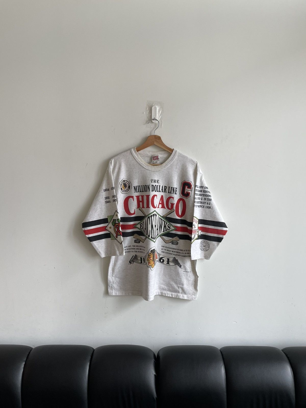 Vintage Vintage Chicago Black Hawks World Champion Long Sleeve Tee Size US L / EU 52-54 / 3 - 1 Thumbnail