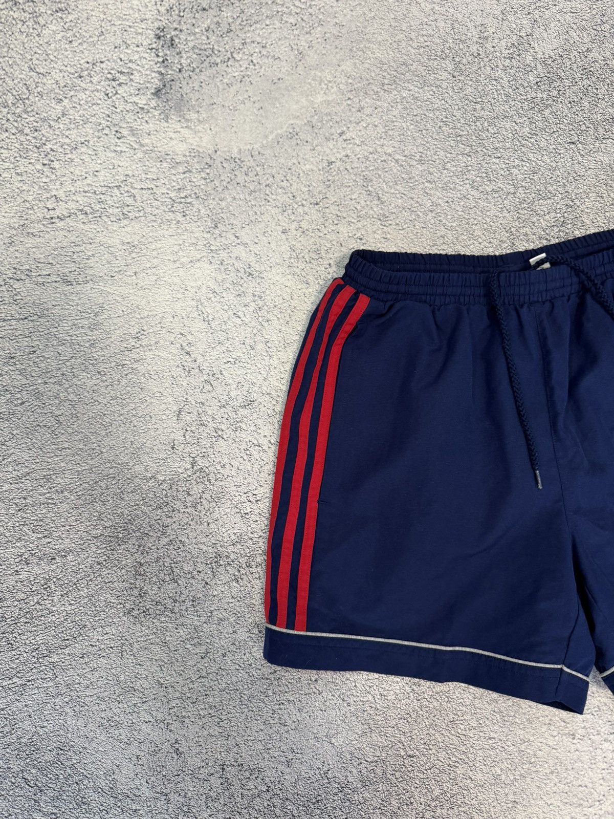 Adidas Vintage Adidas Shorts Navy Stripes Youth USA L Lined Soccer Size US 26 / EU 42 - 2 Thumbnail