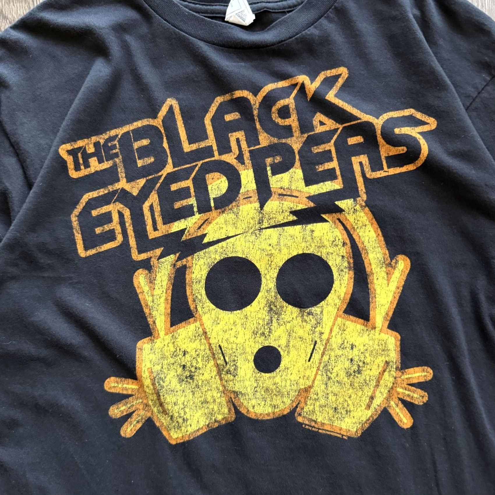 Vintage Y2K Black Eyed Peas Band Tee Shirt Mens Large Black Gas Mask Graphic Freeze Mens T-Shirt Short Sleeve Crew Neck Graphic Print Musical Eye Vintage No Size US L / EU 52-54 / 3 - 4 Thumbnail