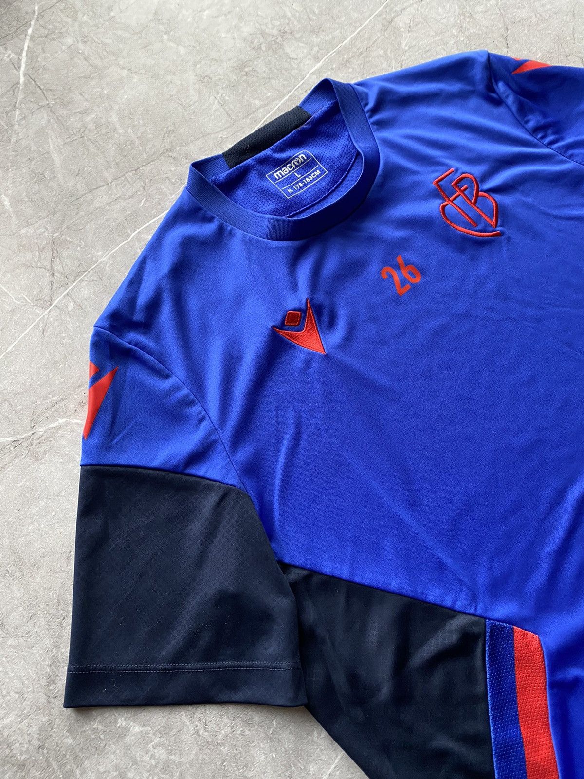 Macron Macron FC Basel Training #26 Soccer Football Jersey Size US L / EU 52-54 / 3 - 5 Thumbnail