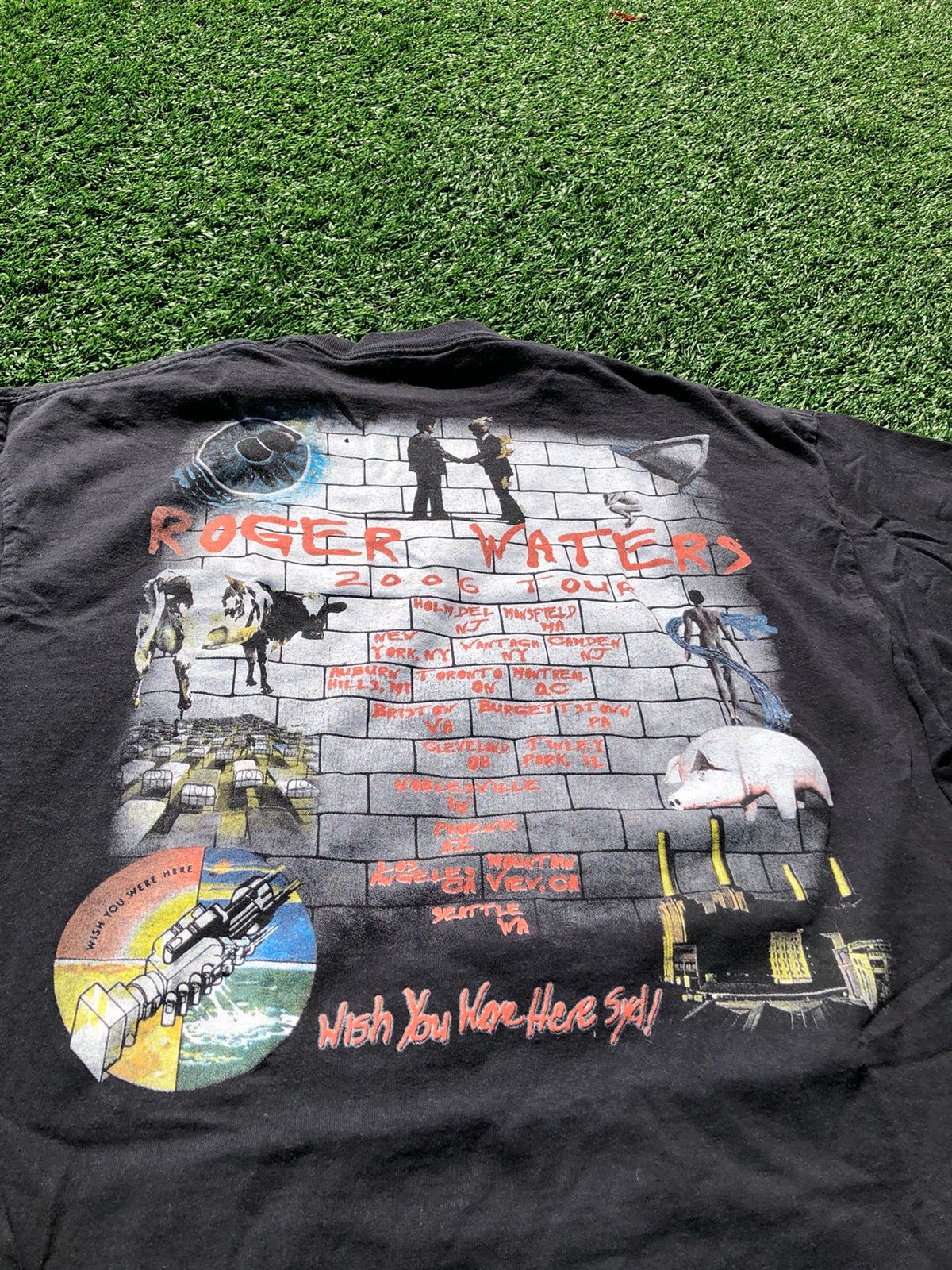 Vintage Vintage Pink Floyd Roger Waters Tour Shirt Size US L / EU 52-54 / 3 - 4 Thumbnail