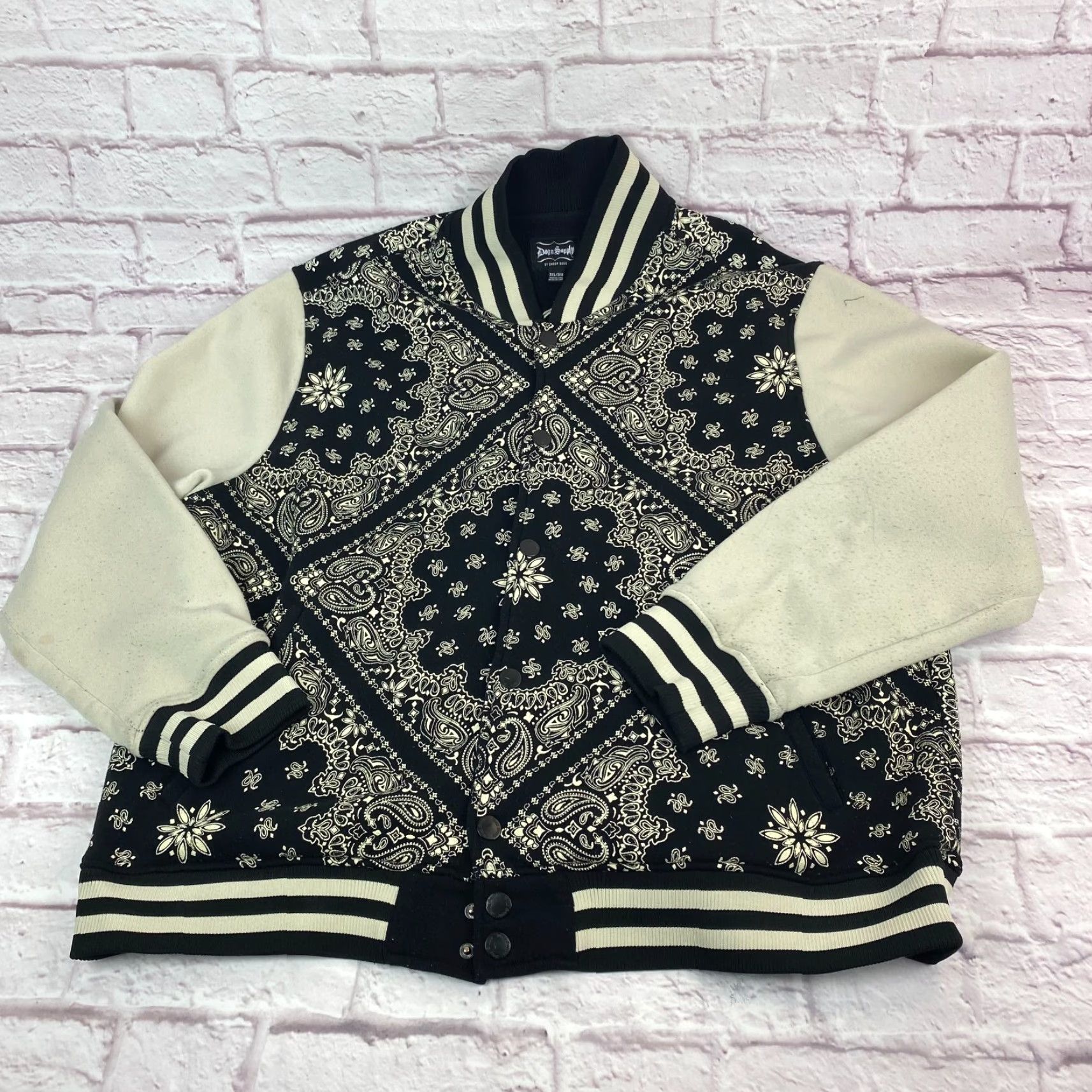 Vintage Dogg Supply by Snoop Dogg Mens Varsity Jacket 3XL Paisley Fleece Snaps Black Chest 50 in Mens Regular Jacket Size US XXL / EU 58 / 5 - 7 Thumbnail