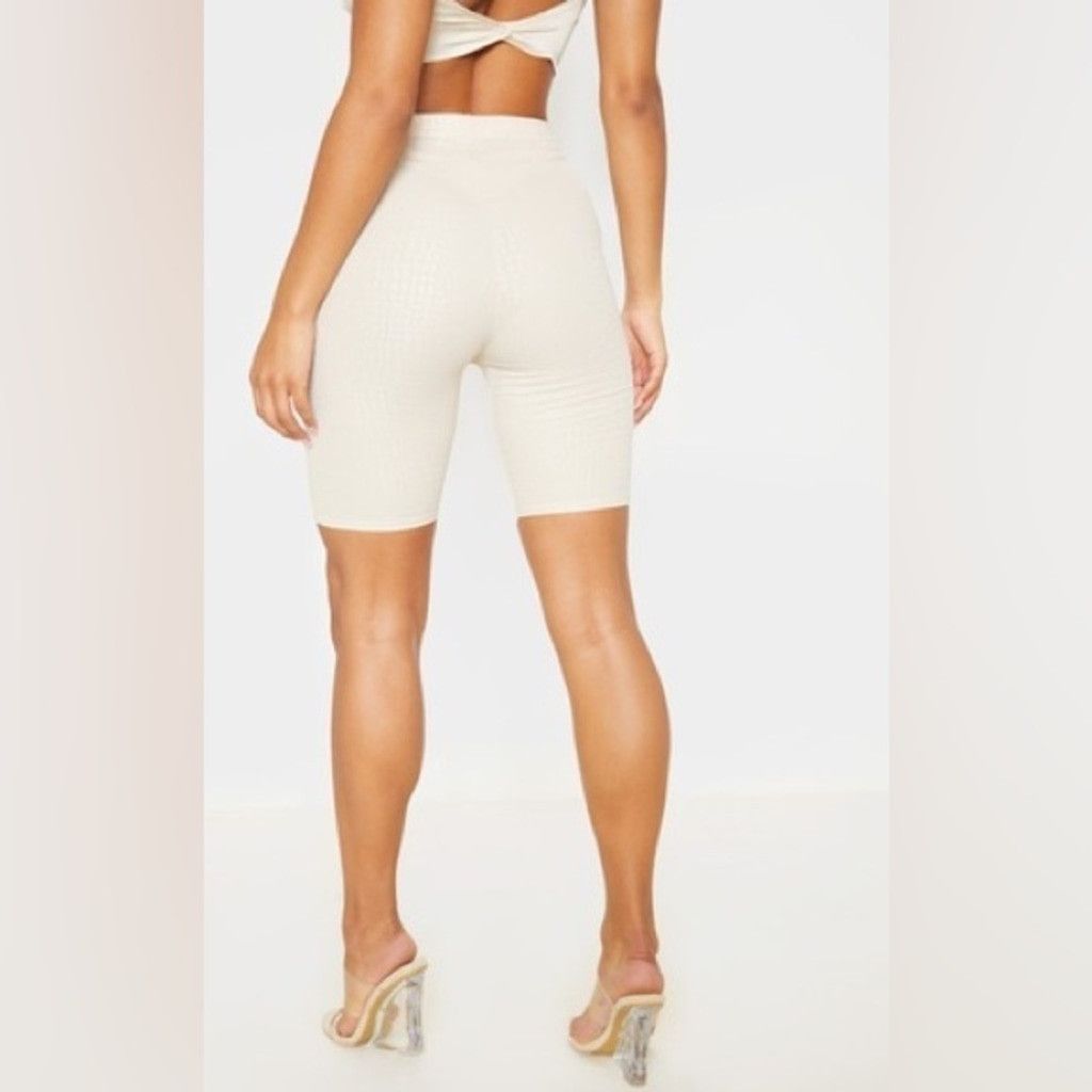 PrettyLittleThing PrettyLittleThing Tan Stone Croc Print Cycle Shorts Size 8 Size 30" / US 8 / IT 44 - 13 Thumbnail