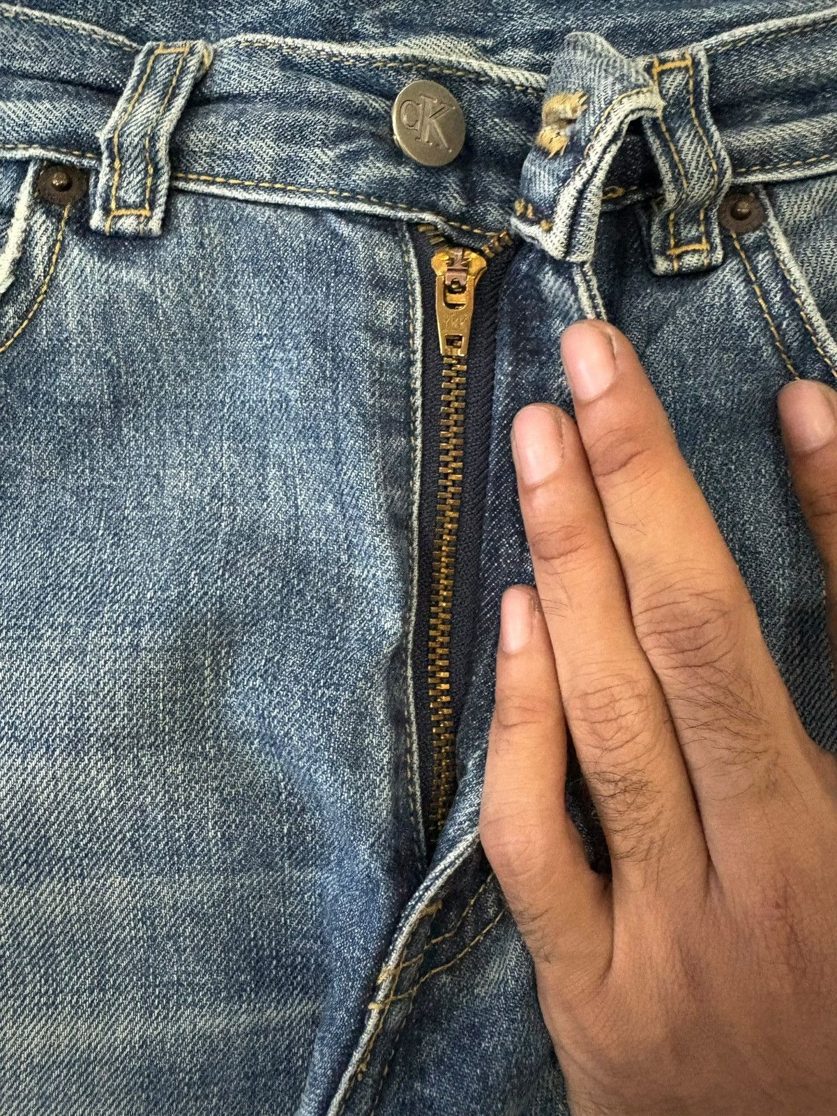 Calvin Klein Vintage Calvin Klein Distressed Flare Jeans Size 27" / US 4 / IT 40 - 3 Thumbnail