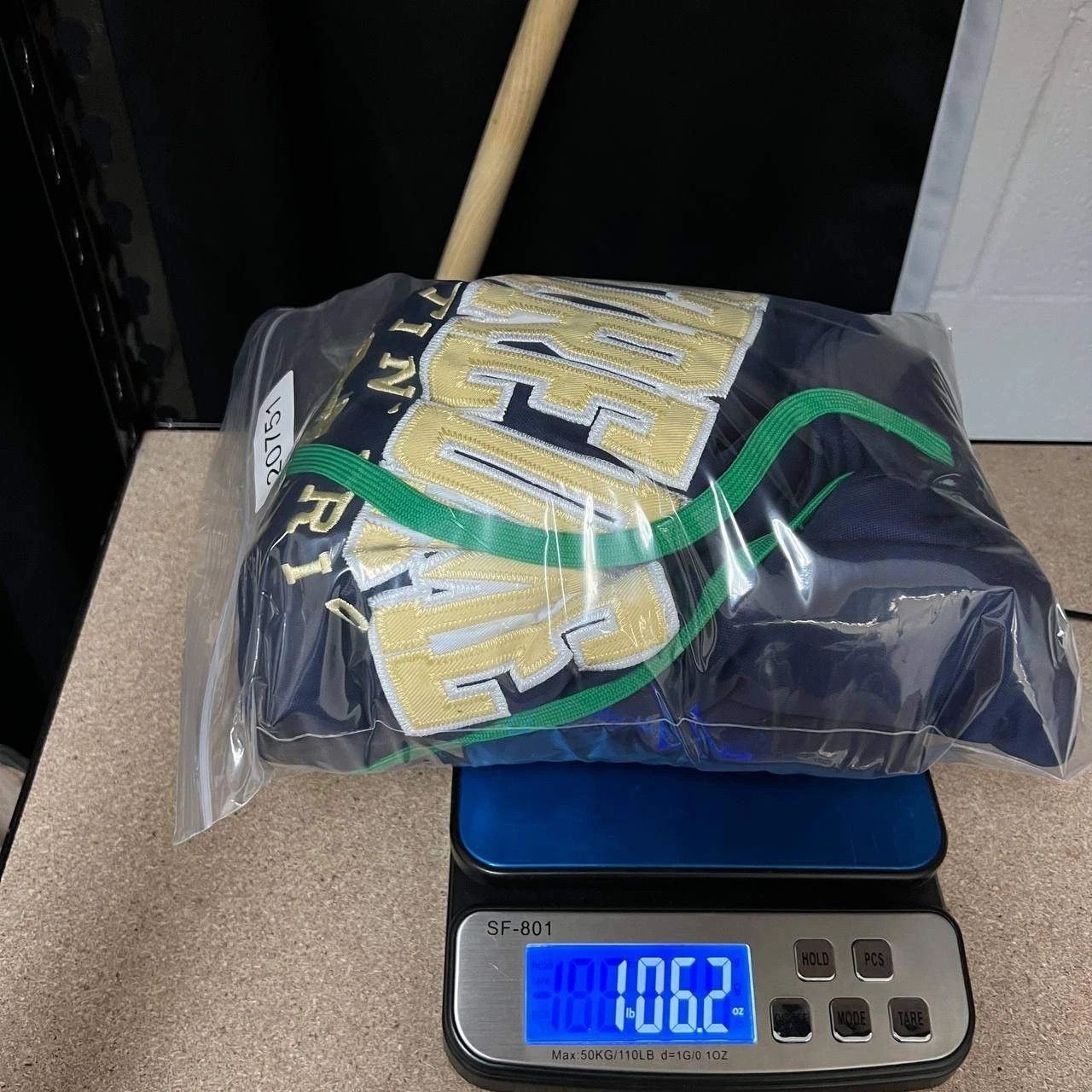 Champion Notre Dame Fighting Irish Hoodie Champion NCAA Pullover XL Size US XL / EU 56 / 4 - 7 Thumbnail
