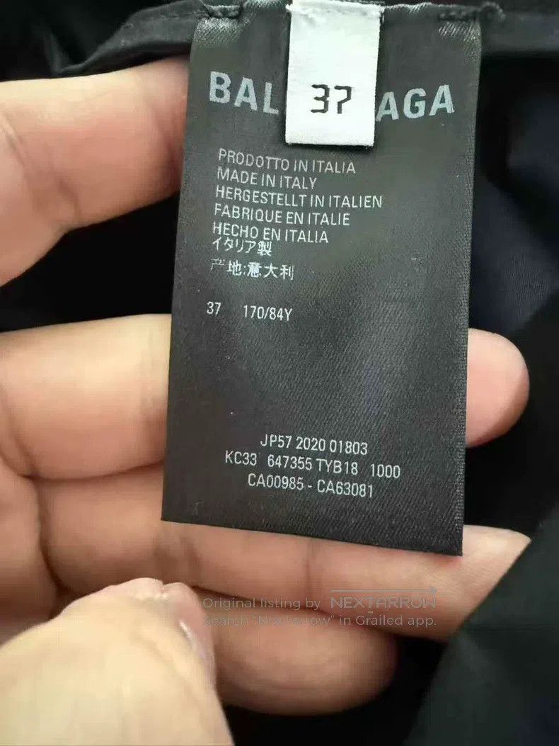Balenciaga Balenciaga size 37 Black Seven-Nation Language Print Short Size US S / EU 44-46 / 1 - 4 Thumbnail