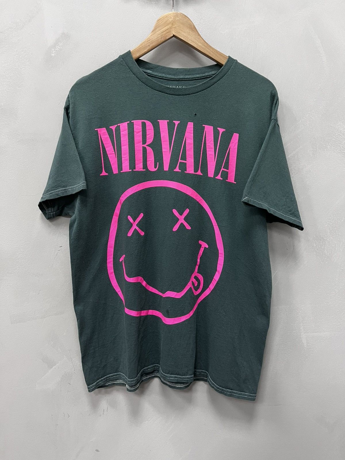 Nirvana × Vintage VINTAGE NIRVANA 90s Y2K T-shirt streetwear rockband Size US L / EU 52-54 / 3 - 1 Thumbnail