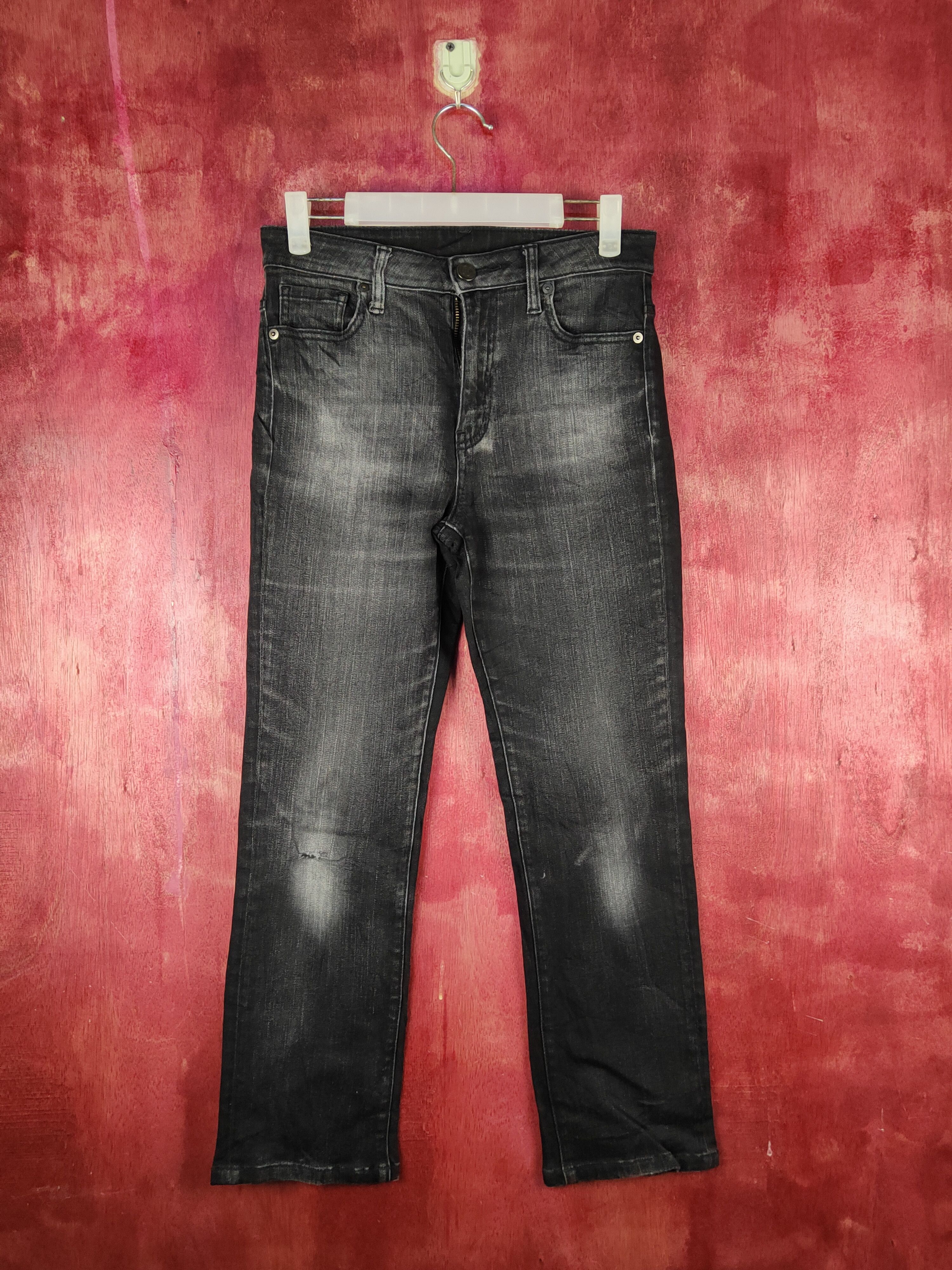 Japanese Brand Uniqlo Black Distressed faded vintage jeans Denim #S1588 Size US 26 / EU 42 - 1 Thumbnail