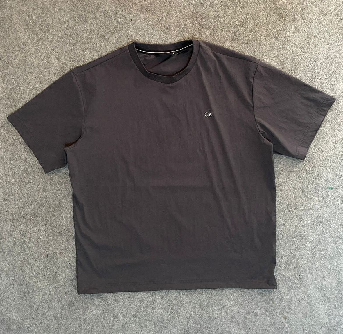 Calvin Klein CALVIN KLEIN PERFORMANCE T-SHIRT PARACHUTE MATERIAL Size US XL / EU 56 / 4 - 1 Thumbnail