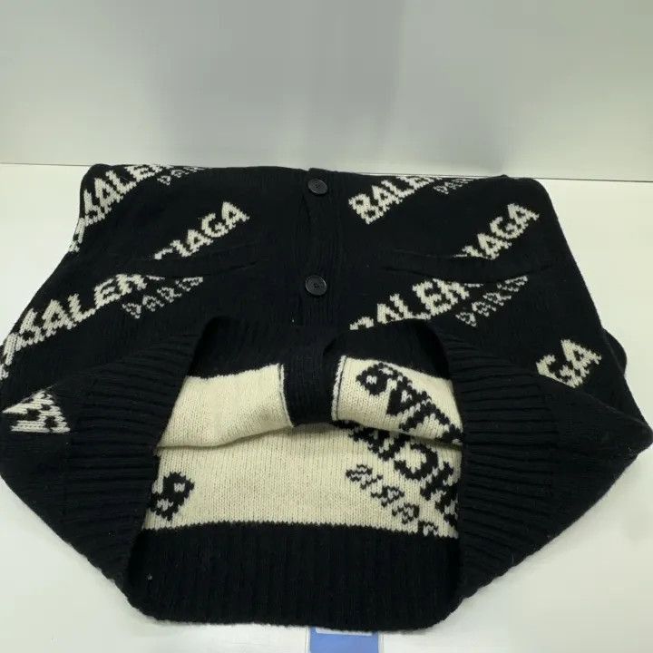 Balenciaga Balenciaga Balenciaga Logo Print Long Sleeve Knitwear -250 Size US S / EU 44-46 / 1 - 7 Thumbnail