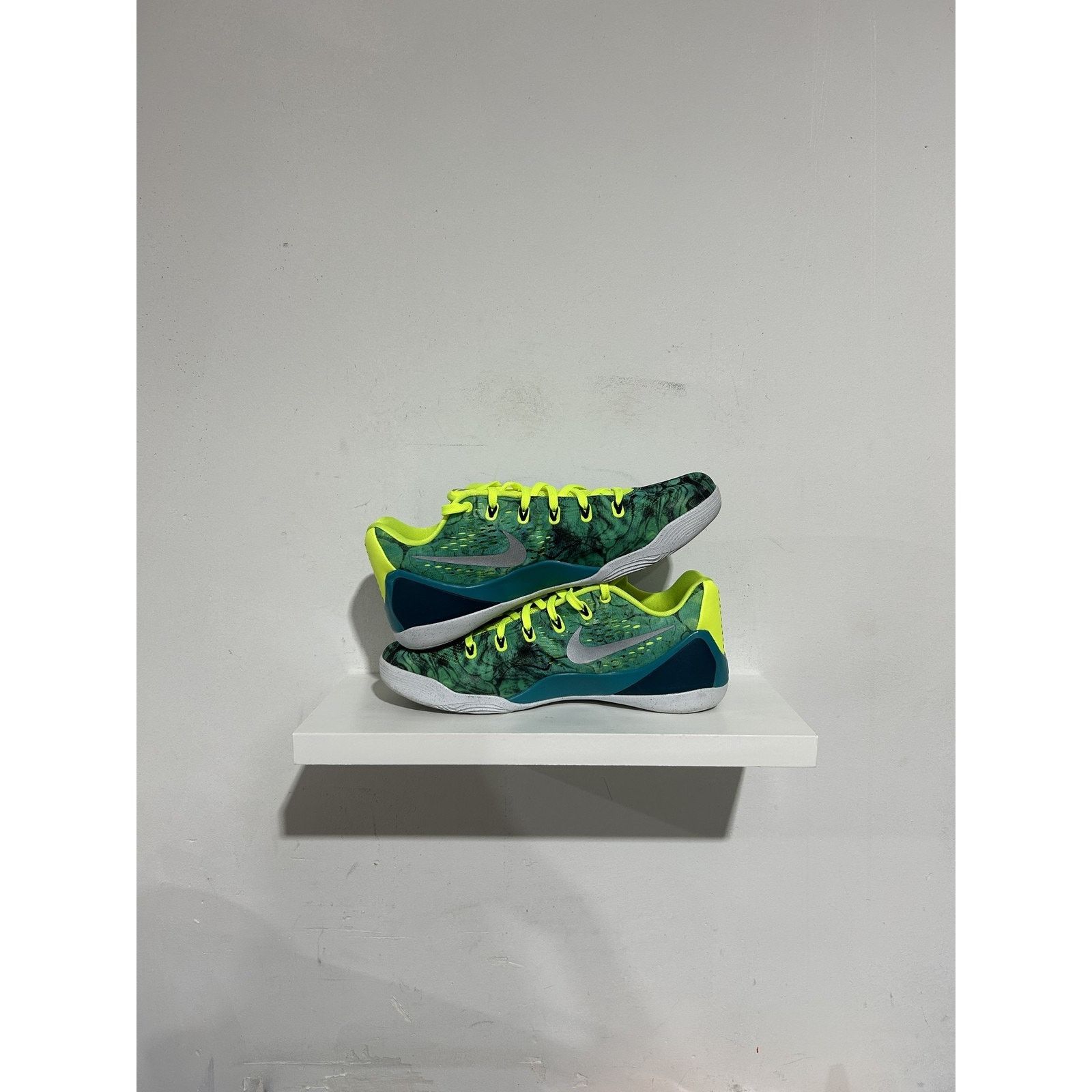 Other KOBE 9 EASTER SIZE 10 PRE OWNED Size US 10 / EU 43 - 3 Thumbnail