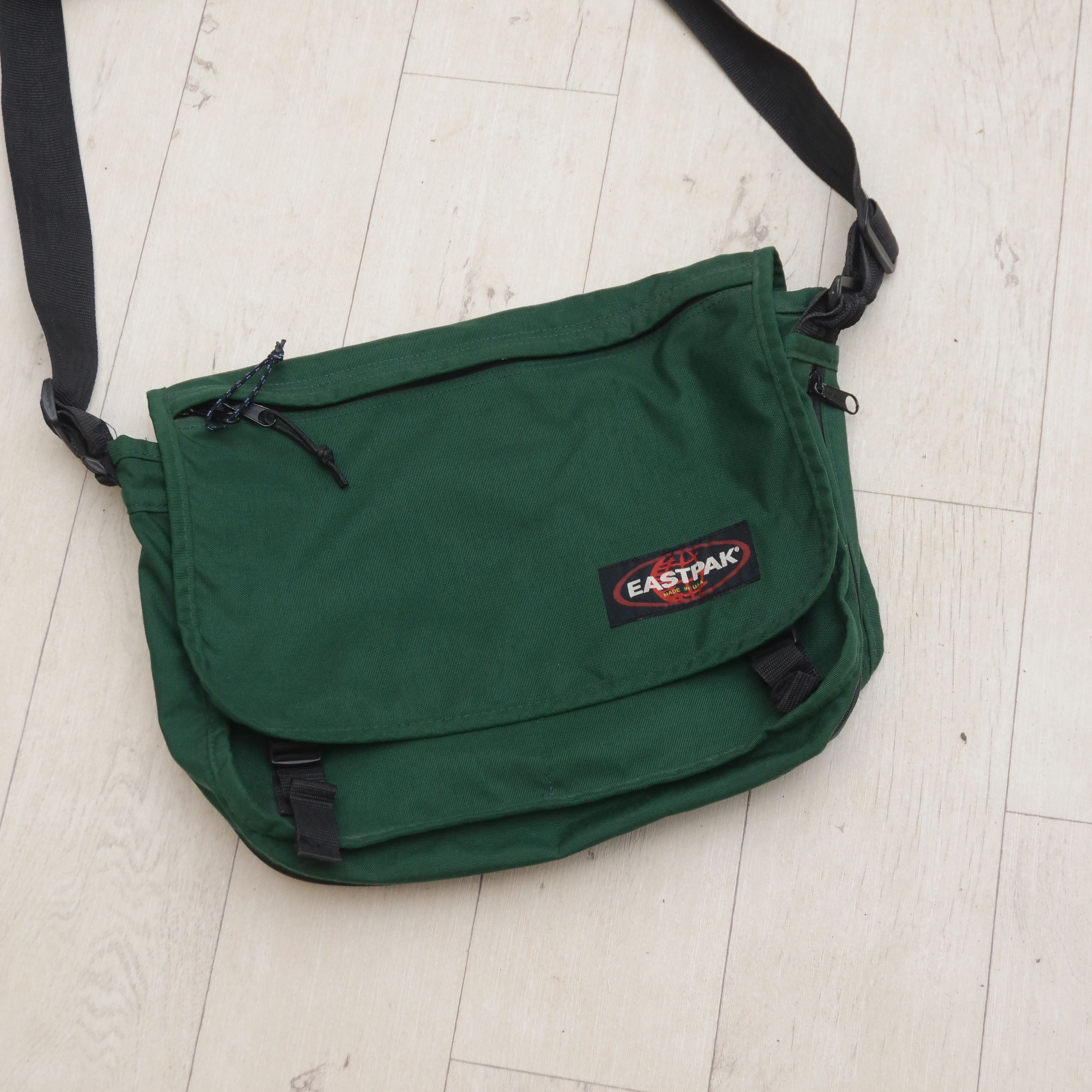 Eastpak Vintage Eastpak Teal Green Nylon Zipper Adjustable Made USA Size ONE SIZE - 3 Thumbnail