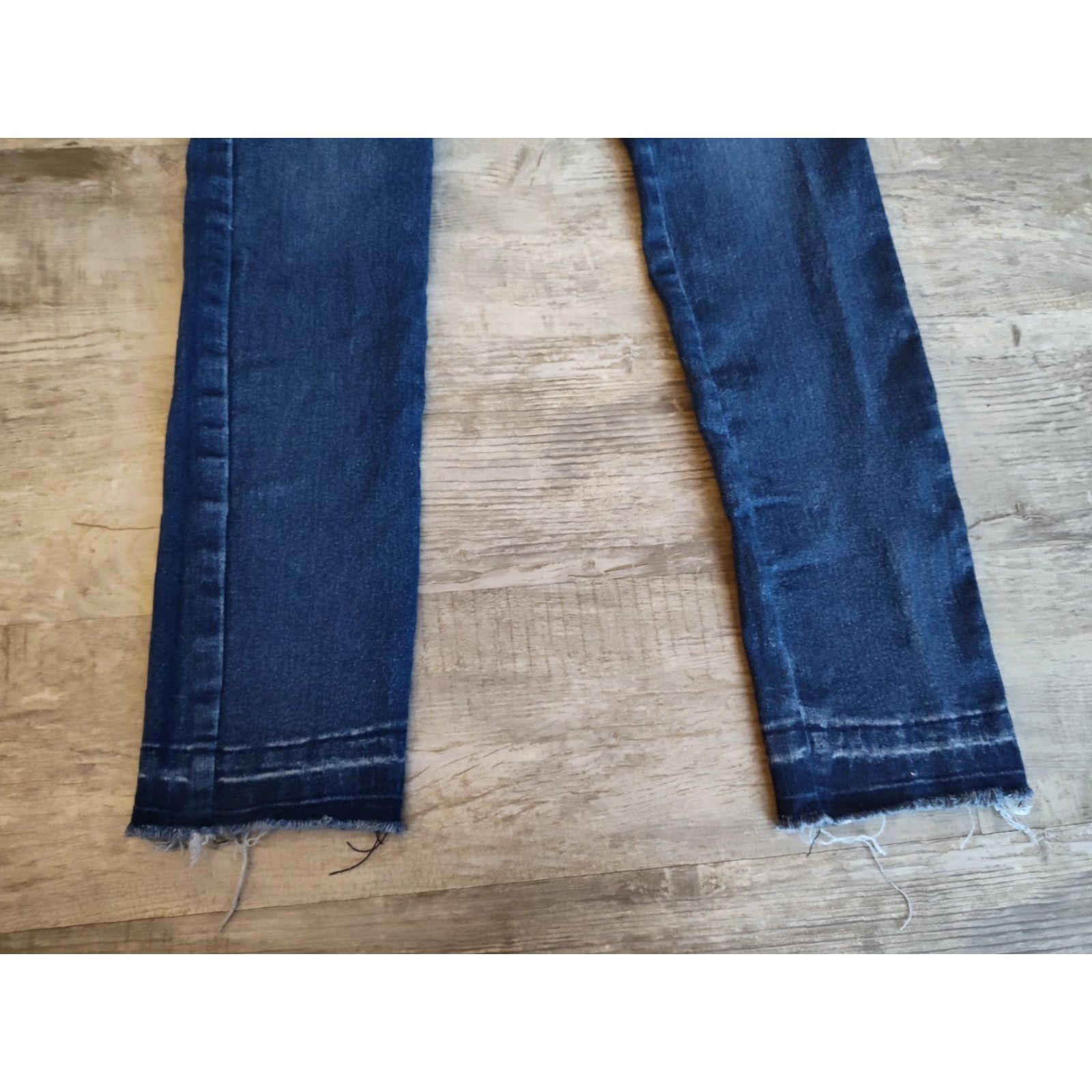 Versace Versace V1969 Italia Abbigliamento Sportivo SRL Jeans Womens 28 Blue Denim Slim Skinny Stretch Zipper Logo 31 In Inseam Vintage No Mens Womens Size 28" / US 6 / IT 42 - 3 Thumbnail