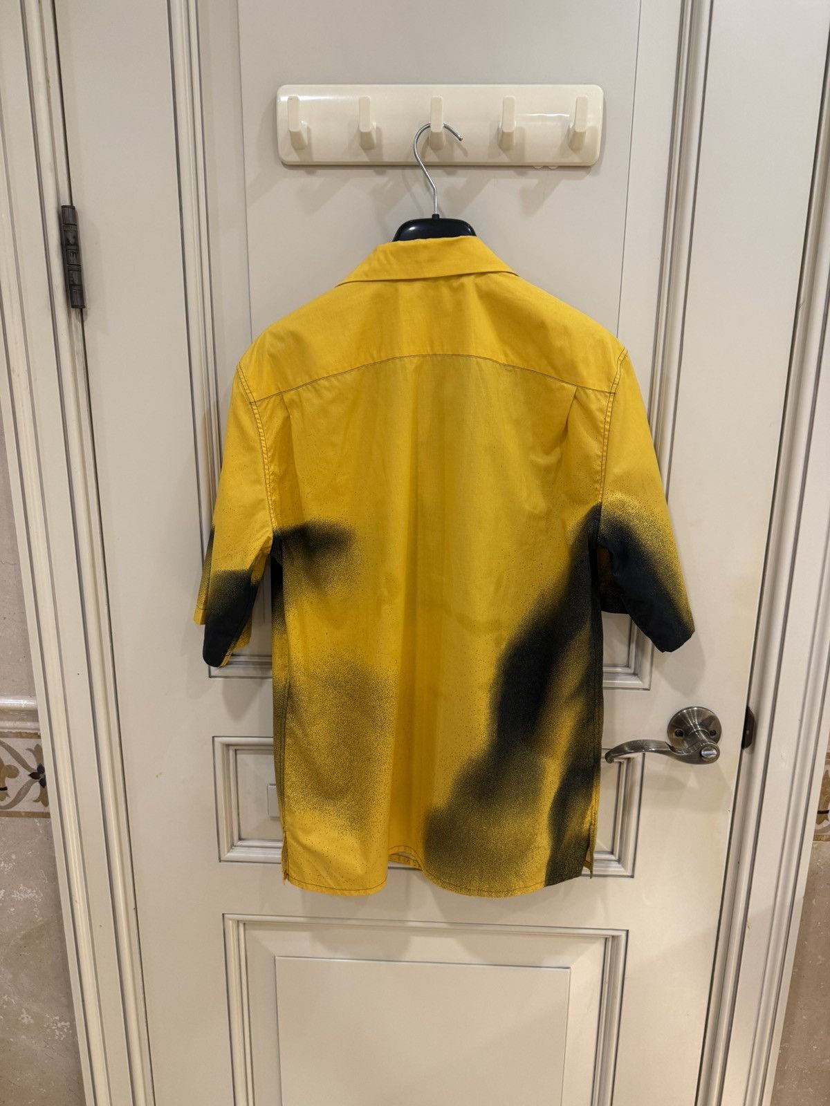 Alexander McQueen Graffiti spray shirt in yellow size15+ Size US M / EU 48-50 / 2 - 10 Thumbnail