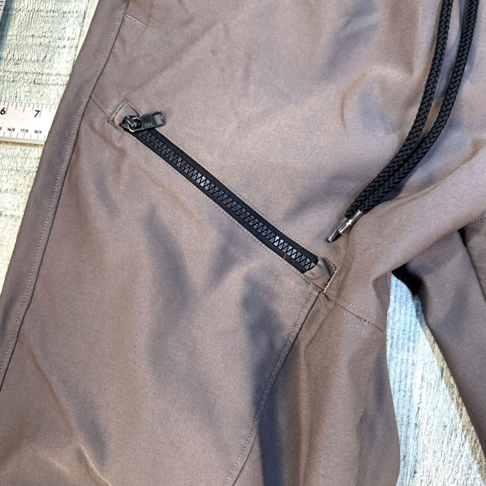 Under Armour Under Armour Mens L Training Pants Brown Jogger Zip Pocket Athletic Activewear Pants Mens Size US 33 - 5 Thumbnail