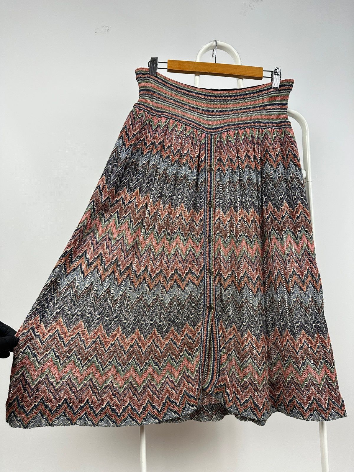 Missoni 90s Vintage Missoni Zigzag Crochet Knit A-Line Midi Skirt Size 28" / US 6 / IT 42 - 9 Thumbnail