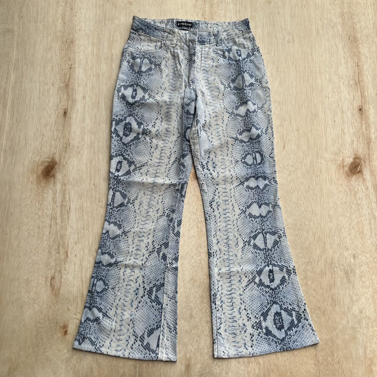 Bebe BEBE SNAKE SKIN PATTERN FLARED CASUAL PANTS / TORNADO MART Size 28" / US 6 / IT 42 - 1 Thumbnail