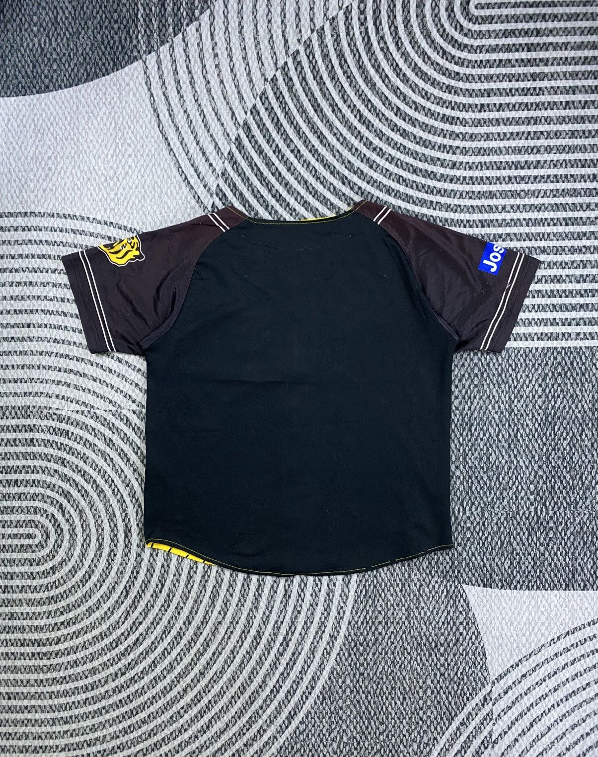 Mizuno Vintage Mizuno Hanshin Tiger Logo Striped Jersey Size US M / EU 48-50 / 2 - 2 Thumbnail