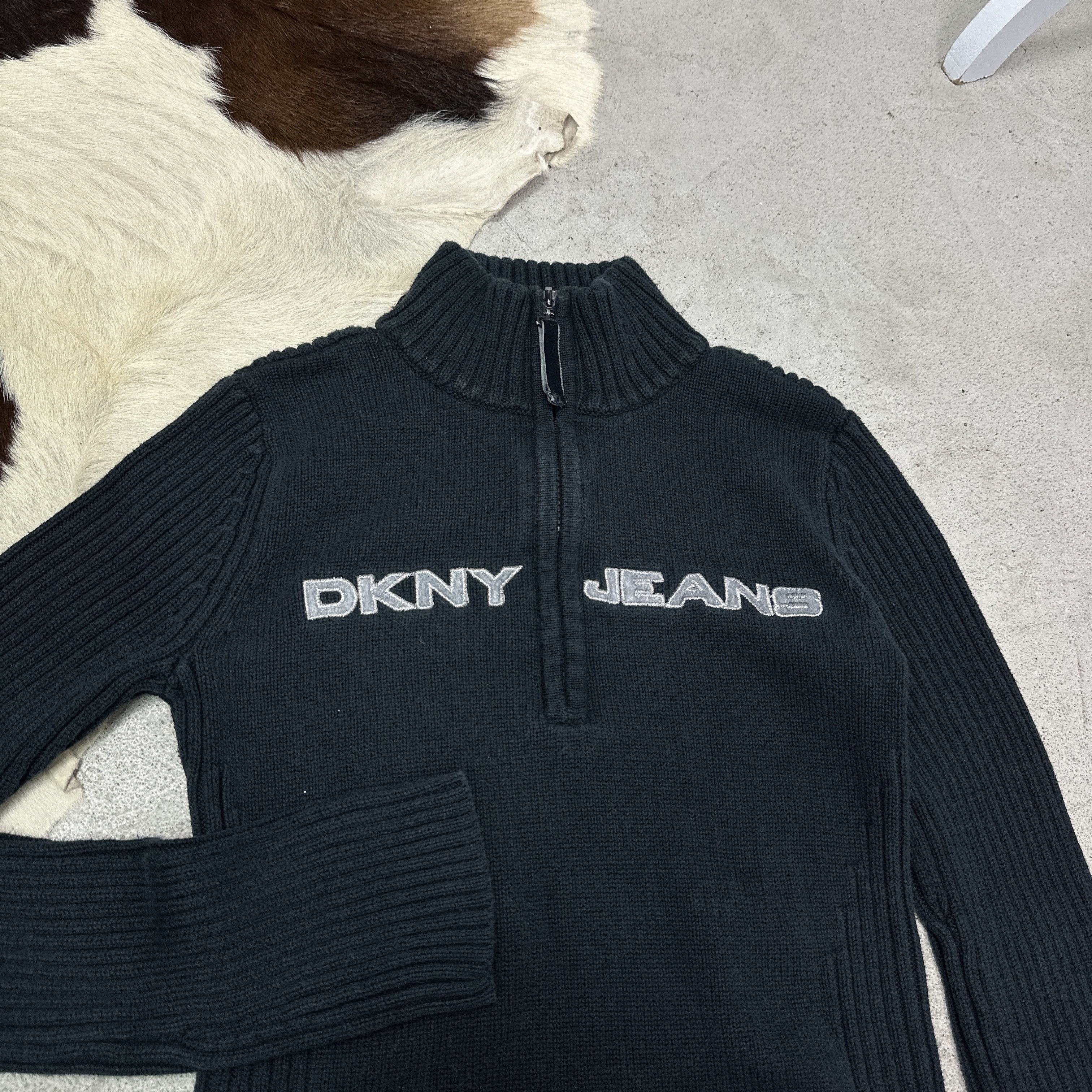 DKNY Vintage Streetwear Casual Sportswear DKNY Sweater Y2K Size US S / EU 44-46 / 1 - 3 Thumbnail
