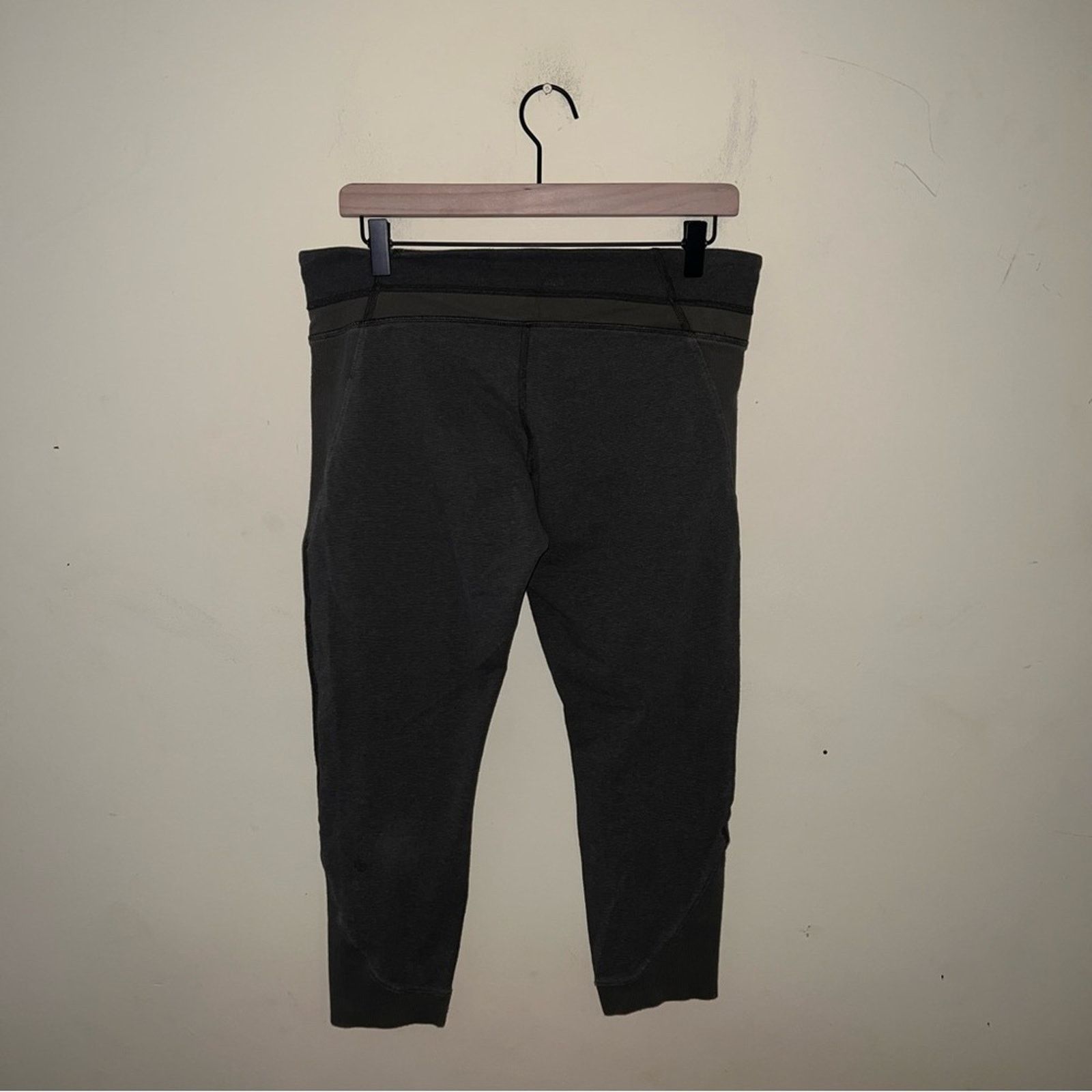 Lululemon LULULEMON forest green cropped leggings 10 Size 32" / US 10 / IT 46 - 4 Thumbnail