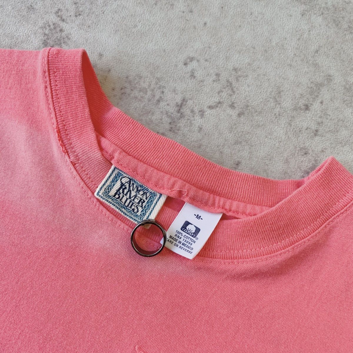 Vintage 90s Thrashed Sun Faded Pink Blank Tee Distressed ERD GRUNGE Size US M / EU 48-50 / 2 - 5 Thumbnail