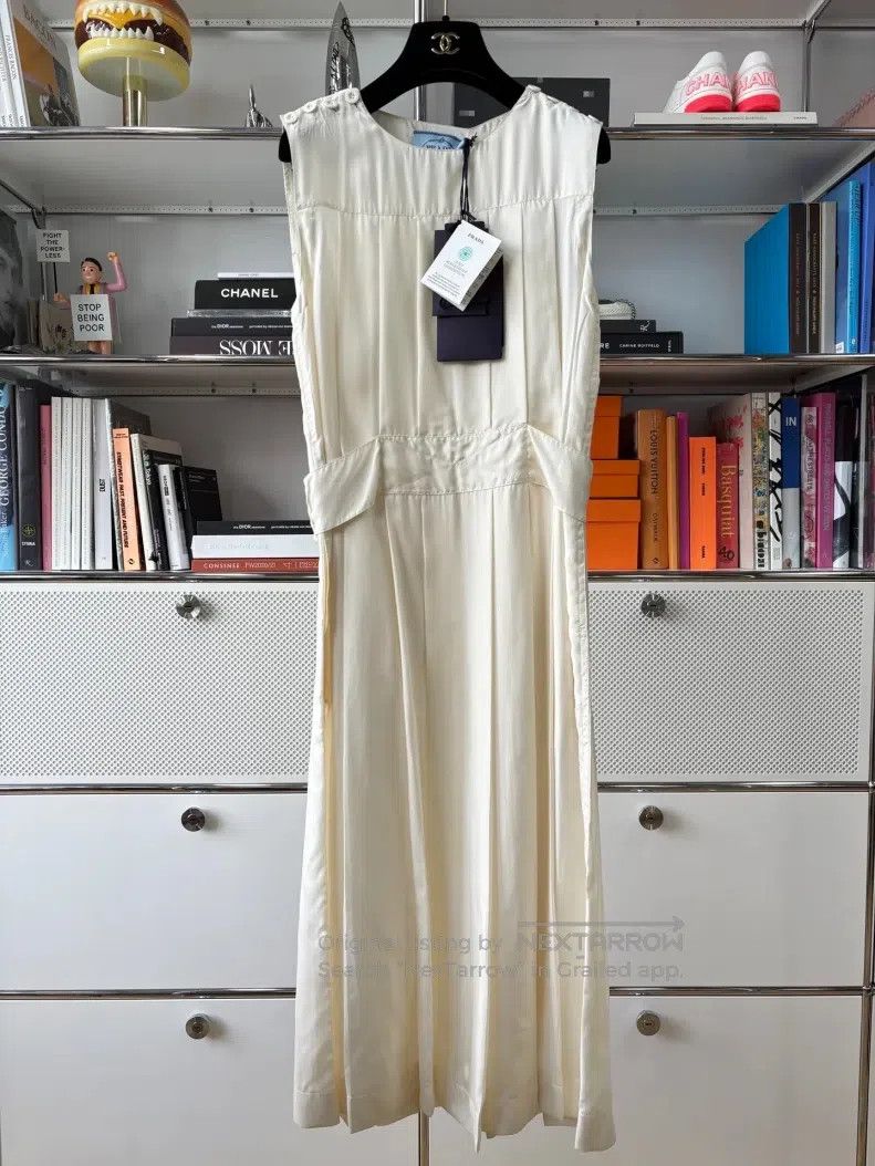Prada Prada White sleeveless triangle pleated dress Size XS / US 0-2 / IT 36-38 - 1 Thumbnail
