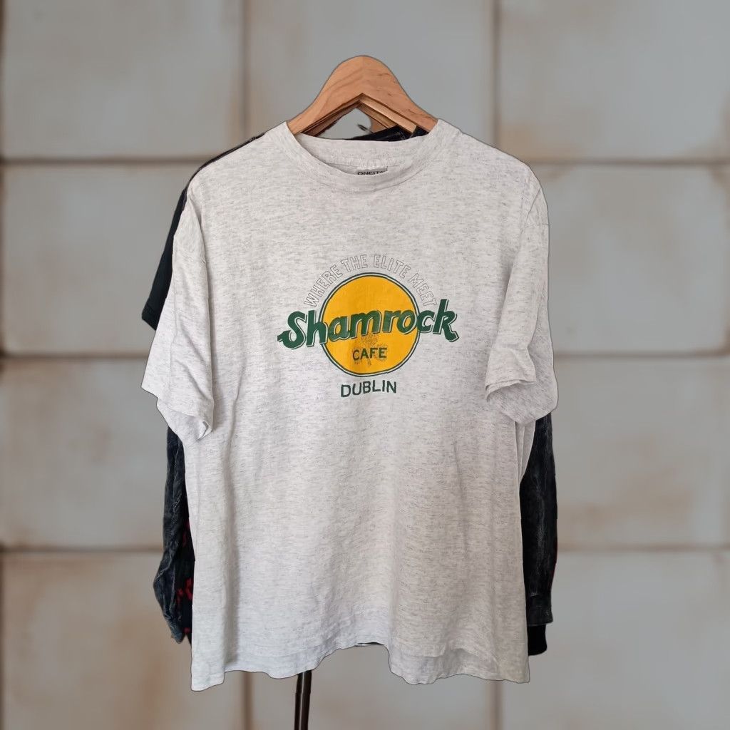 VINTAGE Shamrock Cafe Dublin T-shirt USA Oneita XL Gray Men 100% cotton