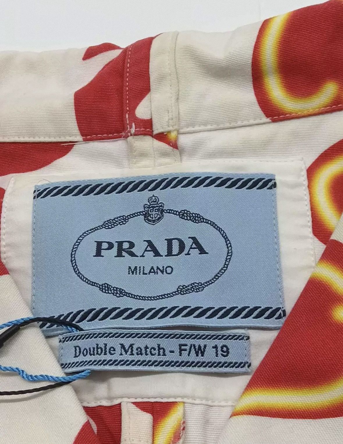Prada Prada Red and White Patterned Short Sleeve Shirt. Size US L / EU 52-54 / 3 - 1 Thumbnail