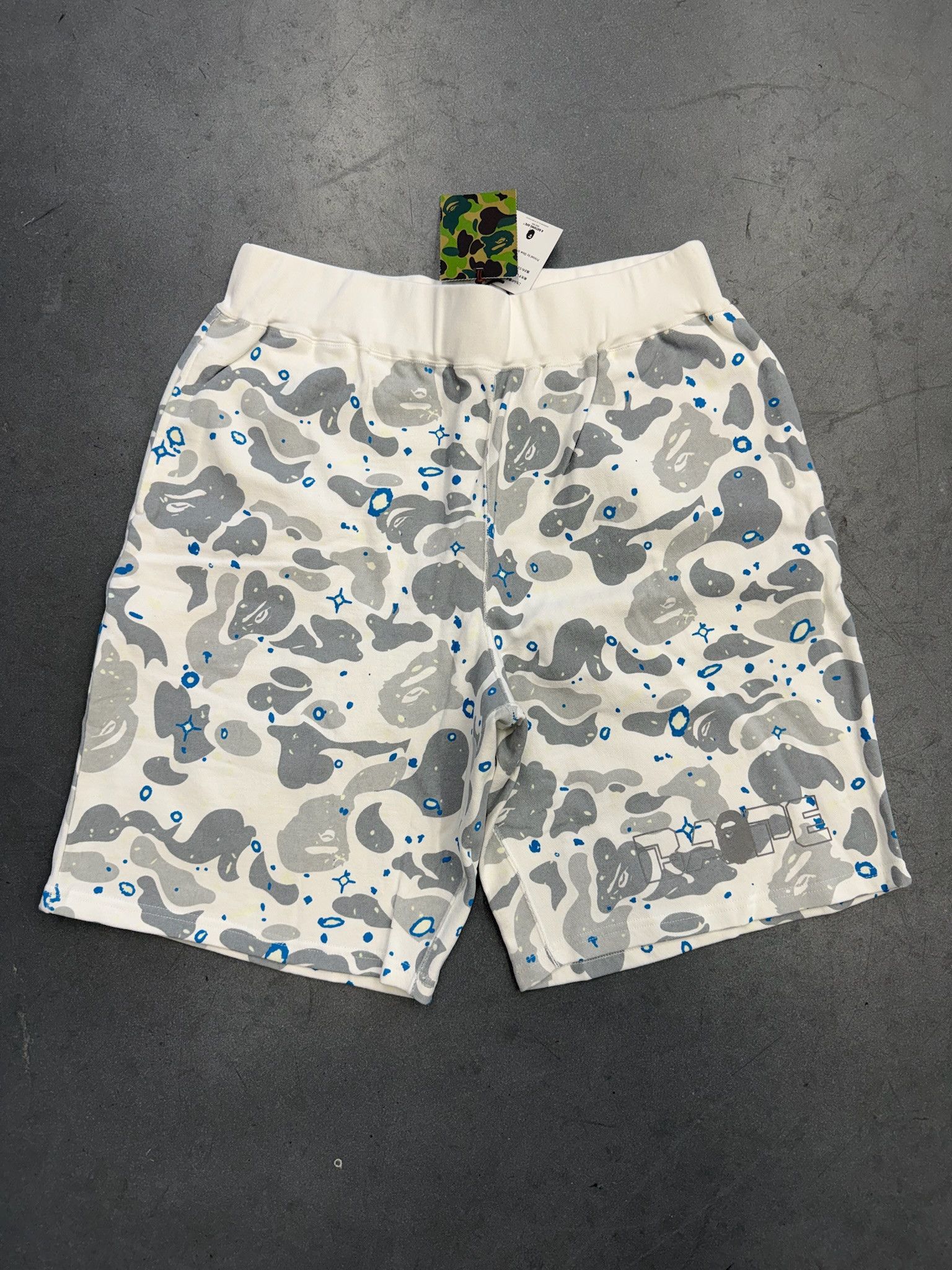 Bape SS20 A Bathing Ape Bape Space Camo Wide Sweatshort - White Size US 38 / EU 54 - 1 Thumbnail