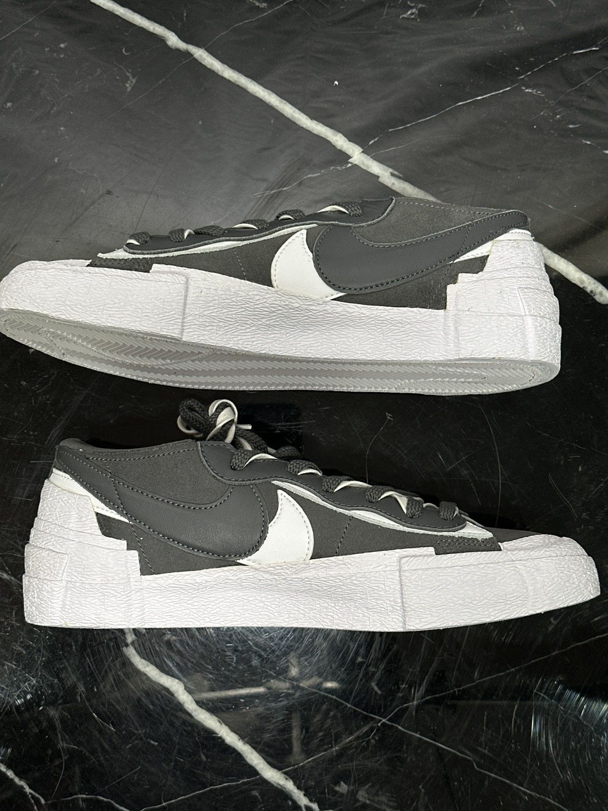 Nike × Sacai Nike Blazer Low Sacai Size US 9.5 / EU 42-43 - 2 Thumbnail
