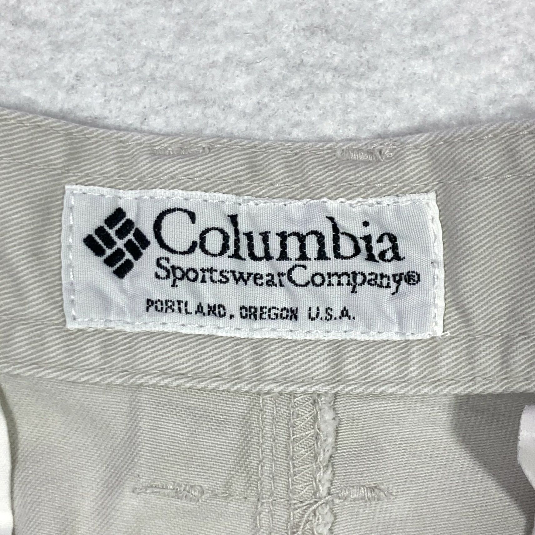 Vintage Columbia Mens Cargo Shorts Light Brown 38 USA Vintage Utility Hiking Slim Fit Cotton Canvas Belt Loops Pockets Crew N/A Size US 38 / EU 54 - 4 Thumbnail
