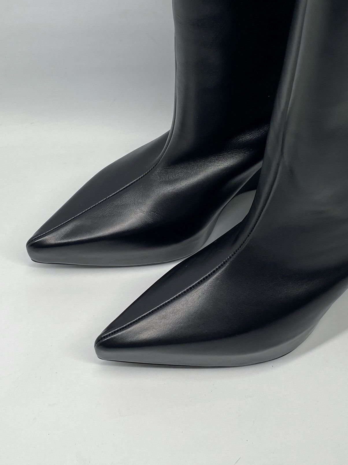 Givenchy Givenchy G-Lock Ankle Boots in Leather size 38 Size US 8 / IT 38 - 7 Thumbnail